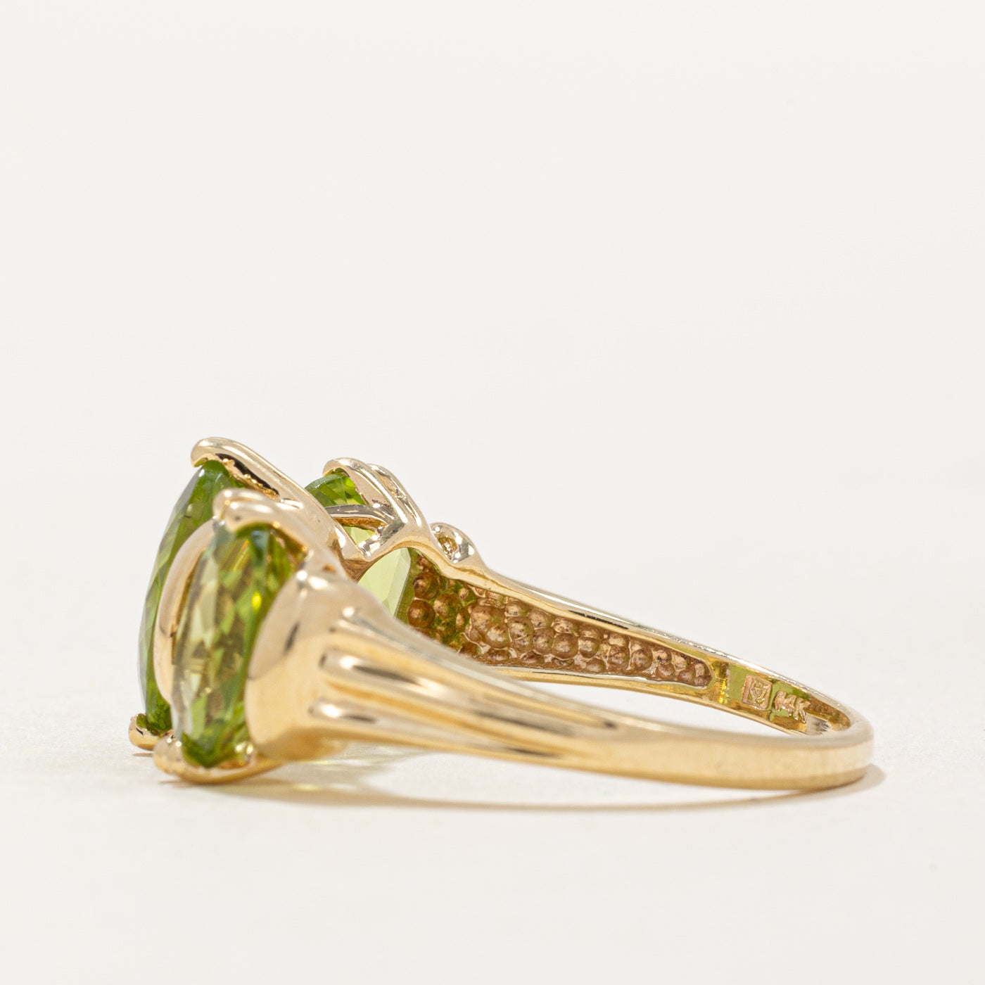 Three Stone Peridot Ring | 4.20ctw Genuine Peridot Gemstone | Size 7 | 925 Sterling Silver | Elegant Birthstone Jewelry for Women | Perfect for August Birthdays, Anniversaries & Special Occasions