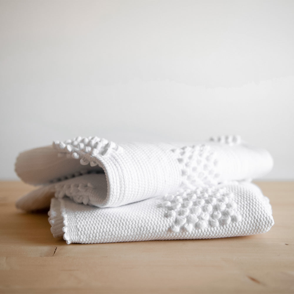 Premium Hand-Knotted Cotton Bath Mat - Soft, Absorbent & Non-Slip Square Bathroom Rug for Shower, Tub & Vanity Areas - Perfect for Modern & Cozy Home Decor