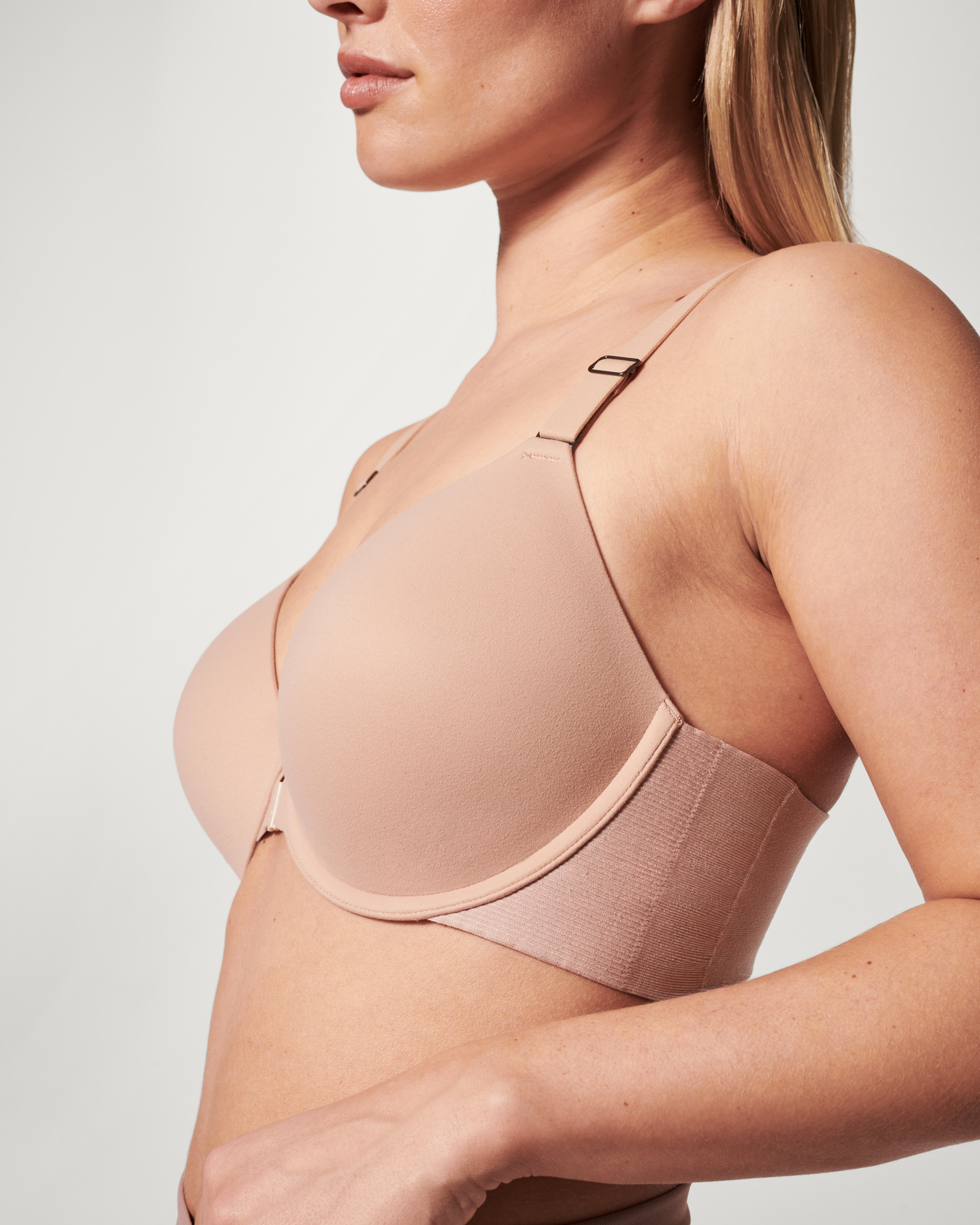 SPANX Smooth Adjustable Full Coverage Bra - Wireless Comfort for Everyday Wear - Perfect for Work, Yoga & Relaxation