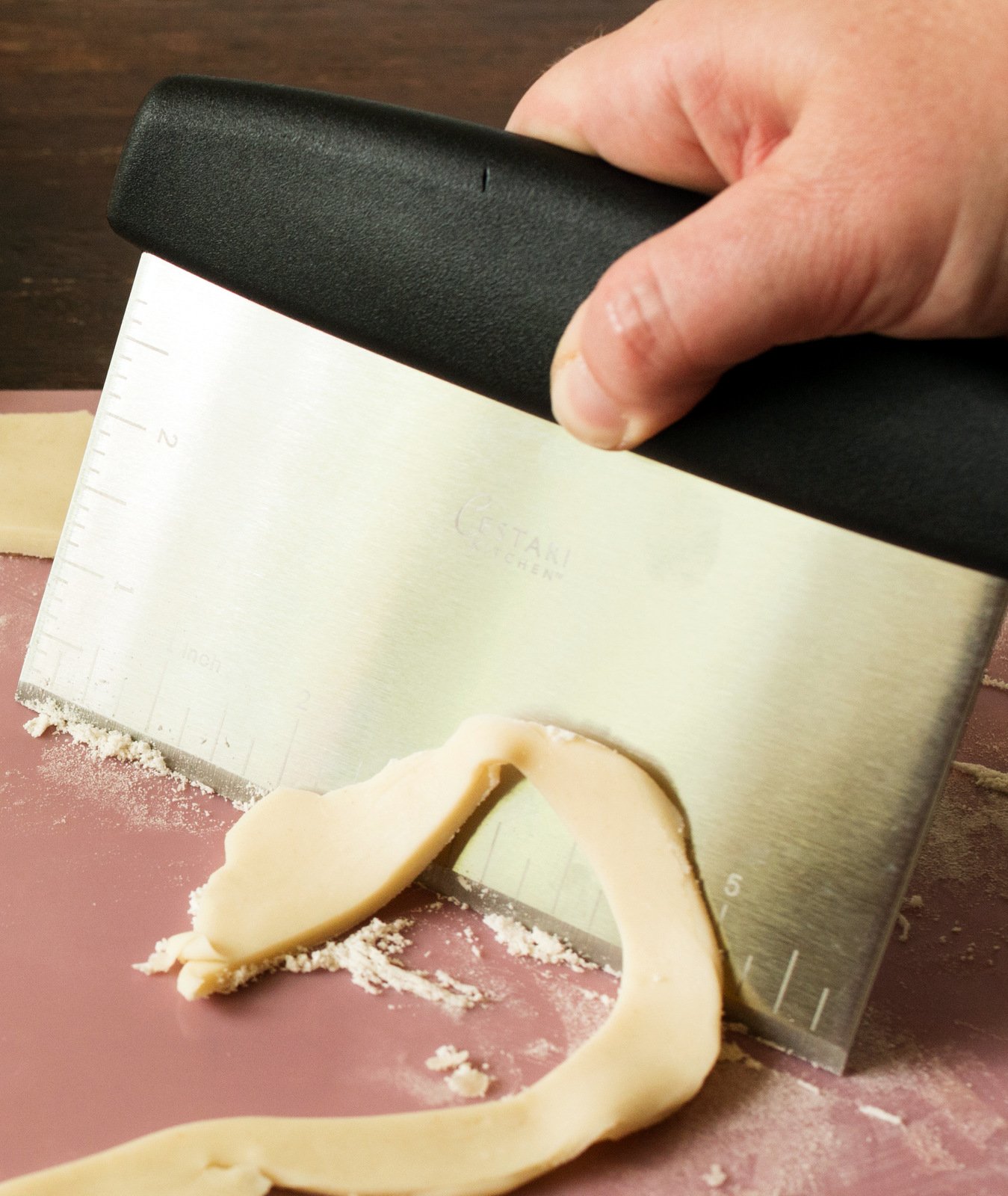 Professional Stainless Steel Dough Scraper & Bench Knife - Heavy Duty Pastry Cutter for Baking Bread, Pizza Dough, Chocolate, Nuts & Herbs | Ideal for Home Bakers & Professional Chefs | Perfect for Kitchen, Bakery & Cooking Classes