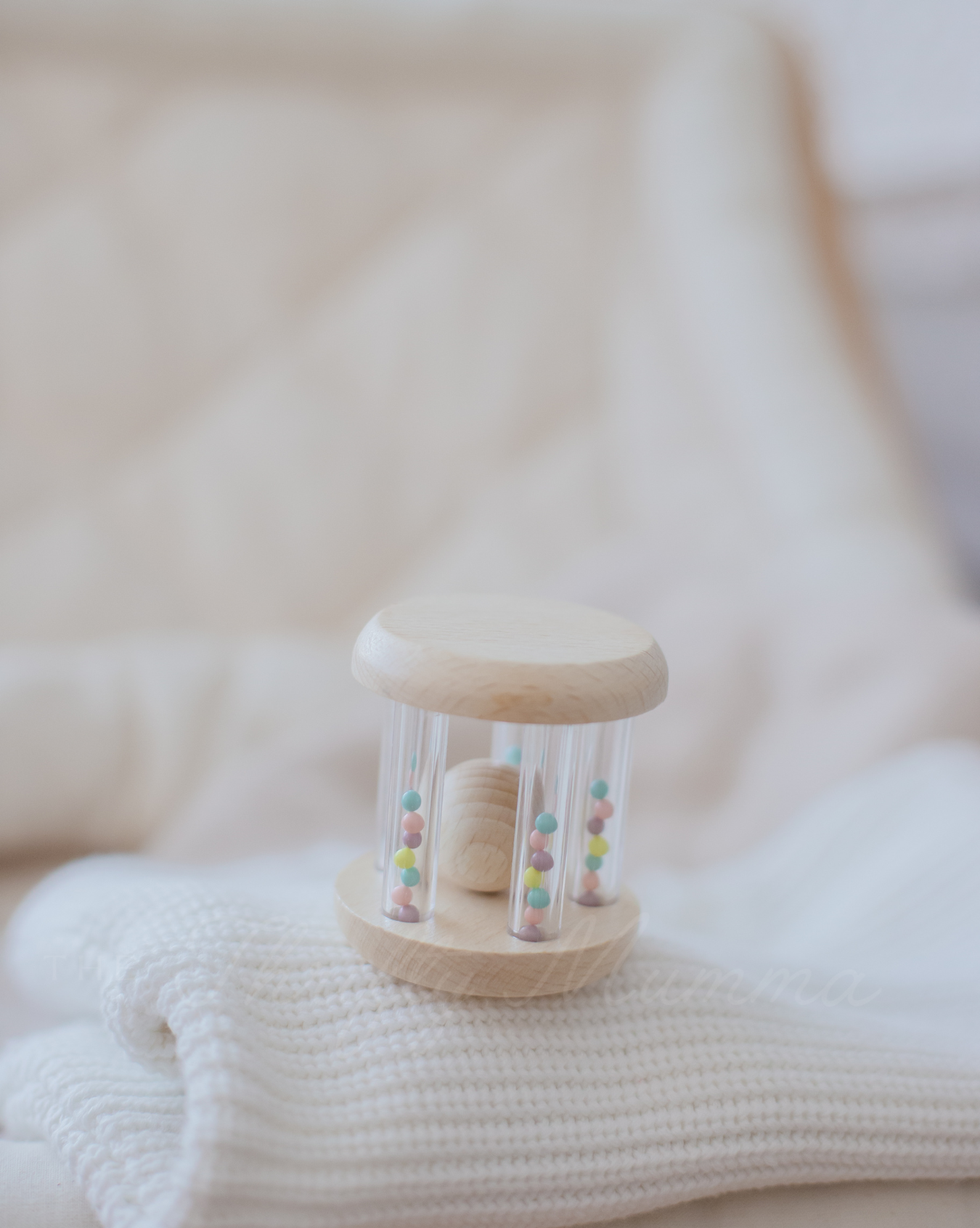 Wooden Baby Shaker Rattle with Rainbow Beads - Natural Wooden Musical Toy for Newborns & Toddlers - Perfect for Sensory Play, Early Learning & Developmental Milestones