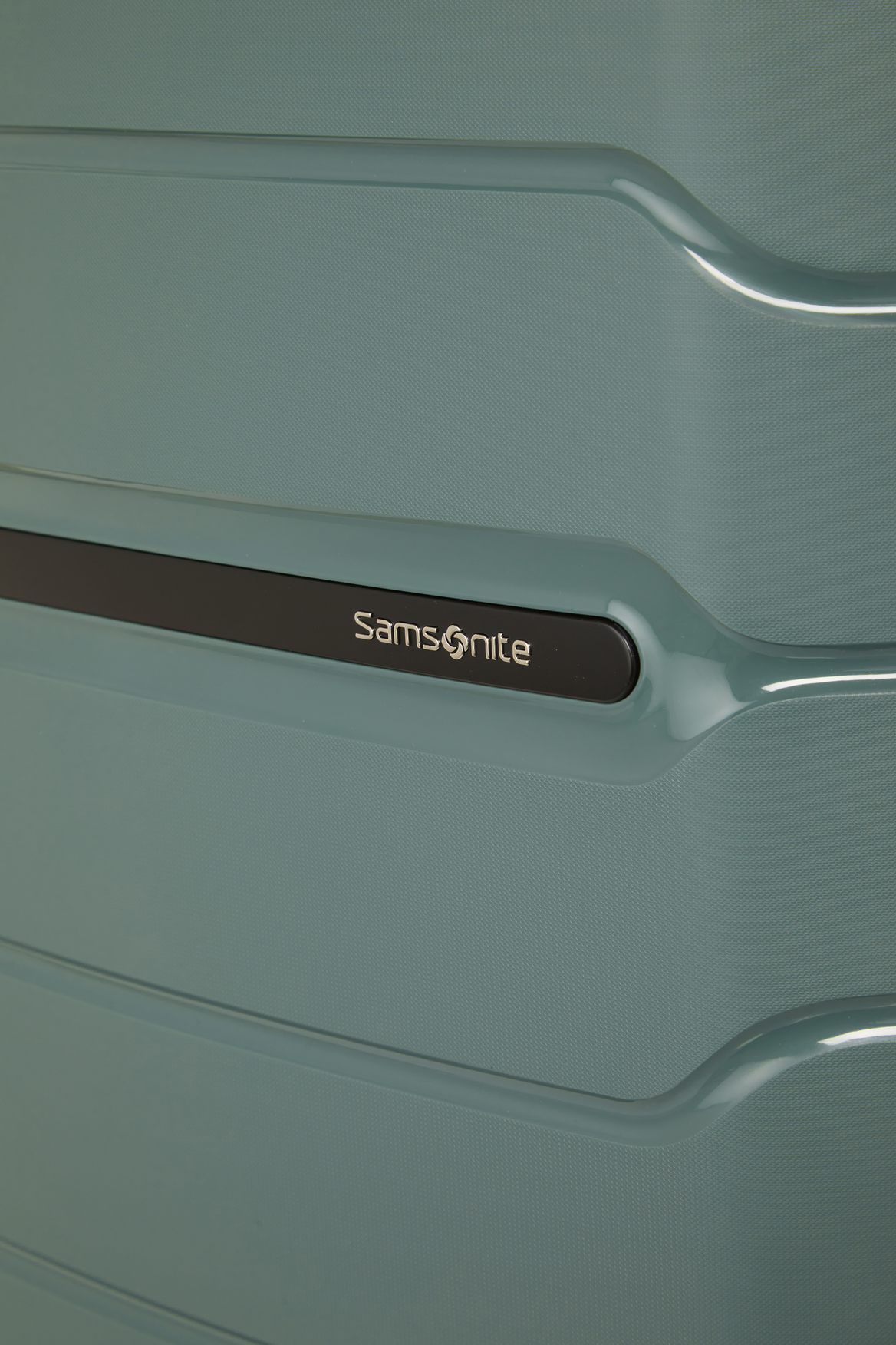 Oc2lite 75cm Check In Suitcase - Lightweight Luggage for Travel, Business Trips & Vacations | Spinner Wheels & TSA Lock