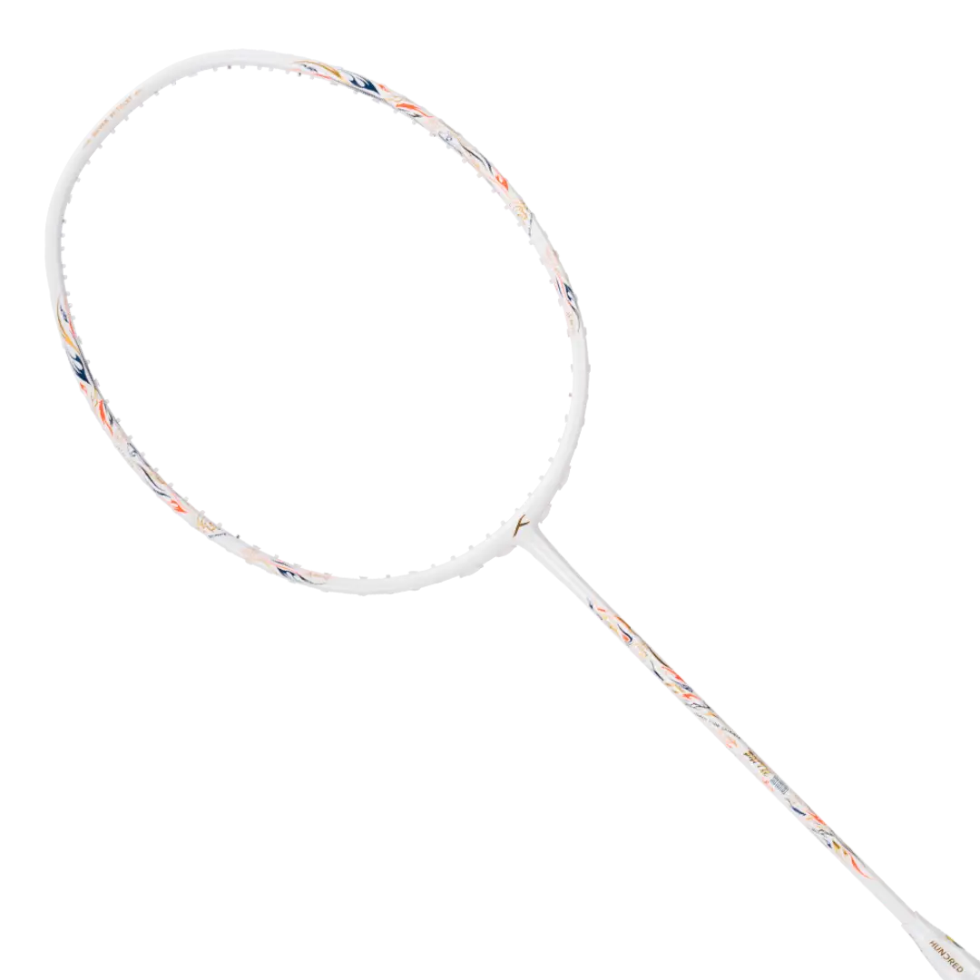 HNDRD Battle 900 Professional Badminton Racket - Lightweight Carbon Fiber Shuttlecock Racket for Advanced Players - Perfect for Tournaments, Training & Outdoor Games