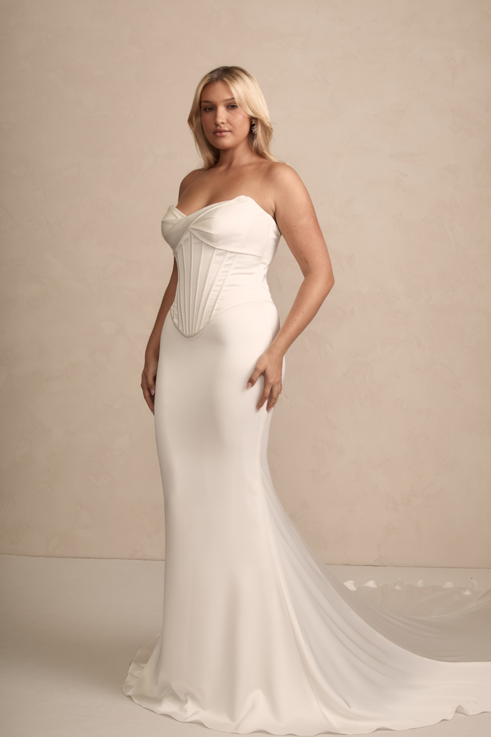 SOL Ready-to-Wear Women's Fashion Clothing - Stylish Outfits for Casual, Work & Special Occasions