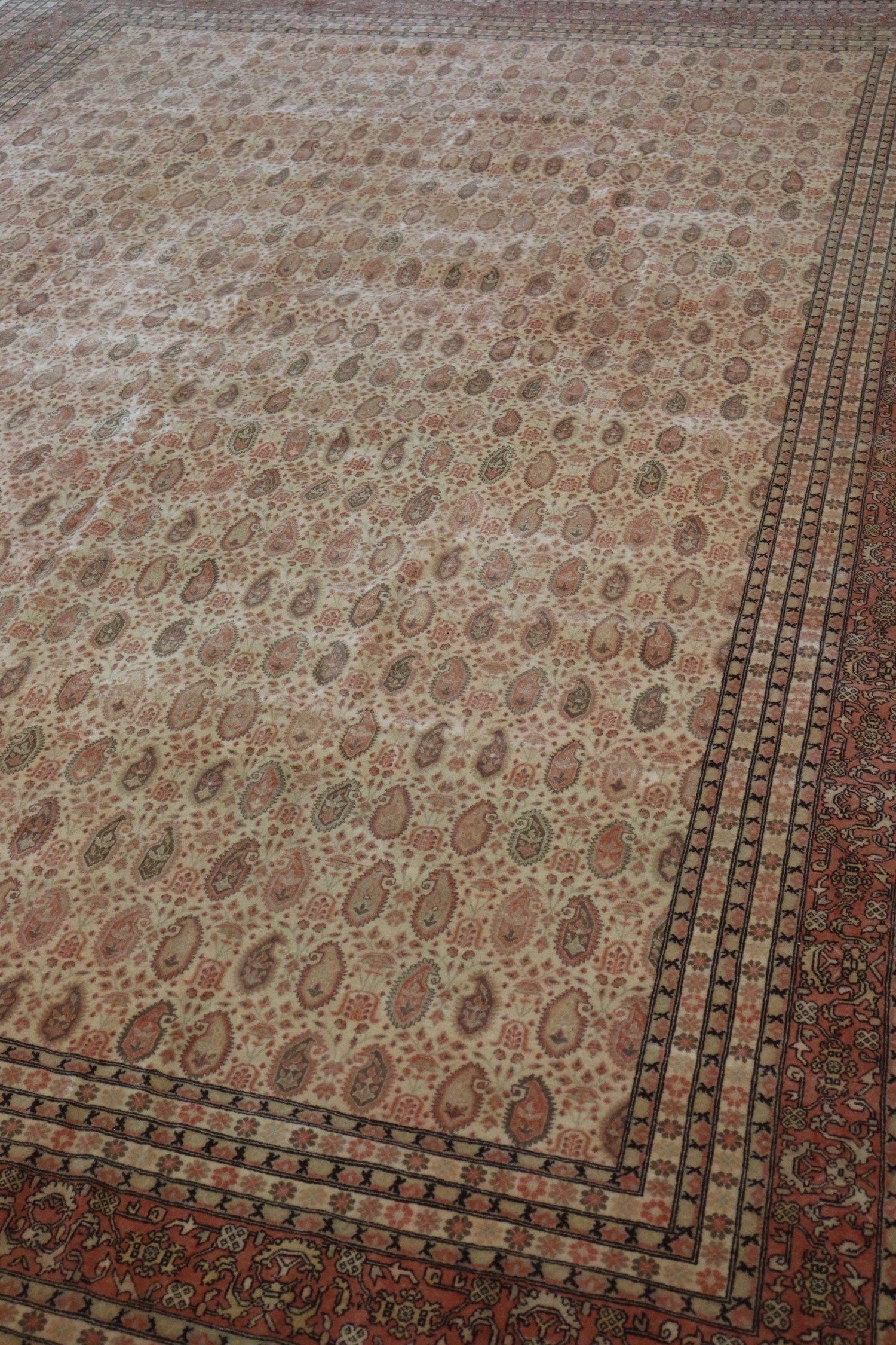 Antique Hereke Handwoven Traditional Turkish Rug J67820 - Perfect for Living Room, Bedroom & Home Decor