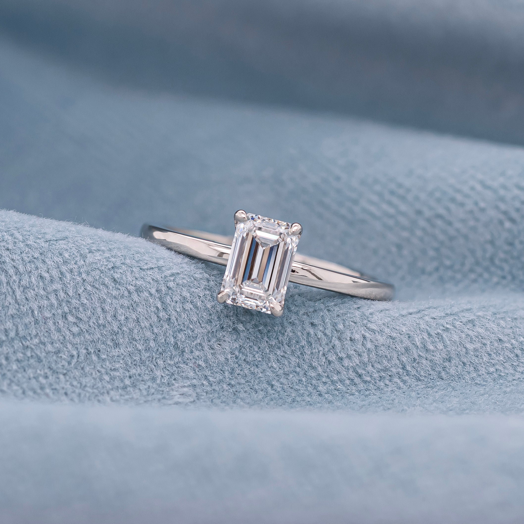 Exquisite Emerald Cut Diamond Solitaire Ring - 14K White Gold Engagement Ring for Women - Perfect for Proposals, Anniversaries & Special Occasions