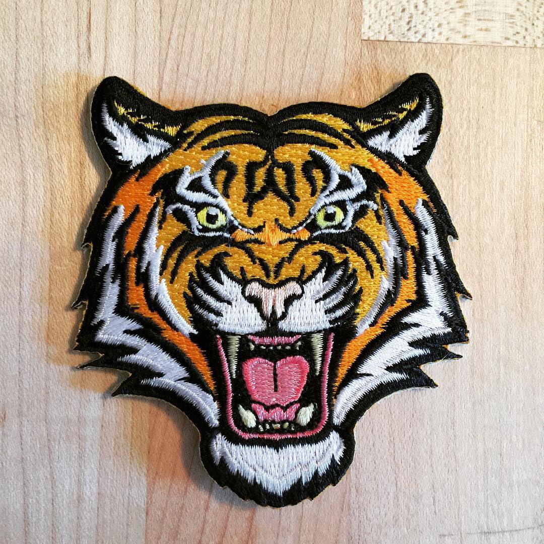 Tiger Patch Embroidered Iron-On Applique - Roaring Bengal Striped Souvenir for Jackets, Bags & DIY Crafts | Premium Fabric Decoration for Clothing & Accessories