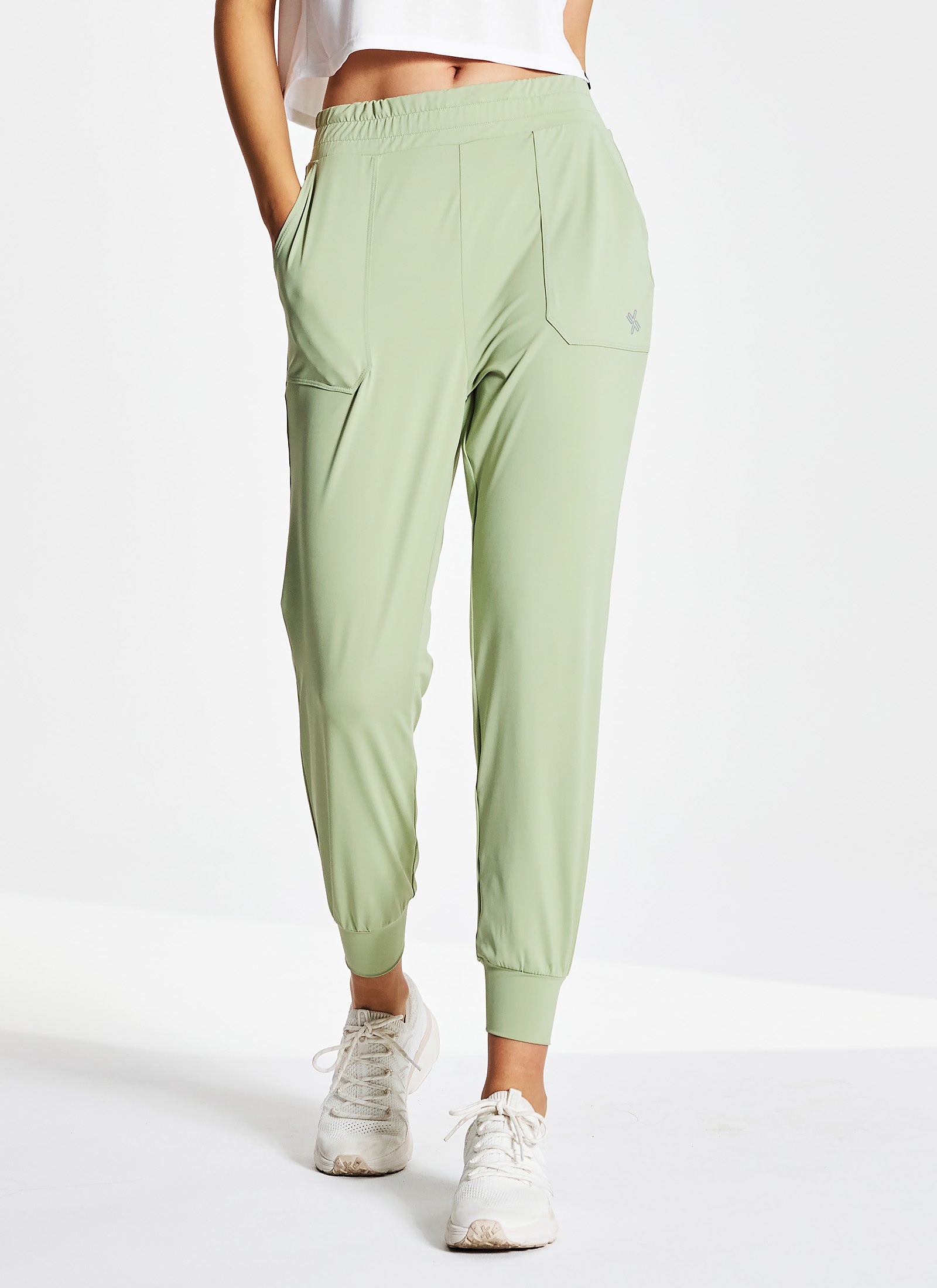 Medium Feather In Band Jogger Pants - Women's Lightweight Athletic Lounge Pants for Yoga, Running & Casual Wear