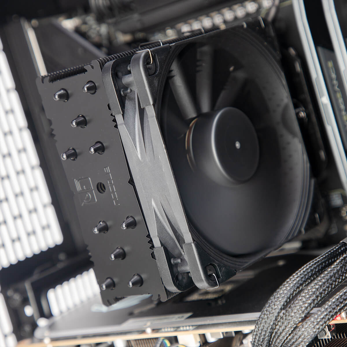 Chinkapin V1.1 Gaming Desktop PC with RTX 4080 & AMD Ryzen 7 7800X3D - High Performance 4K Gaming, VR Ready, Streaming & Content Creation Computer