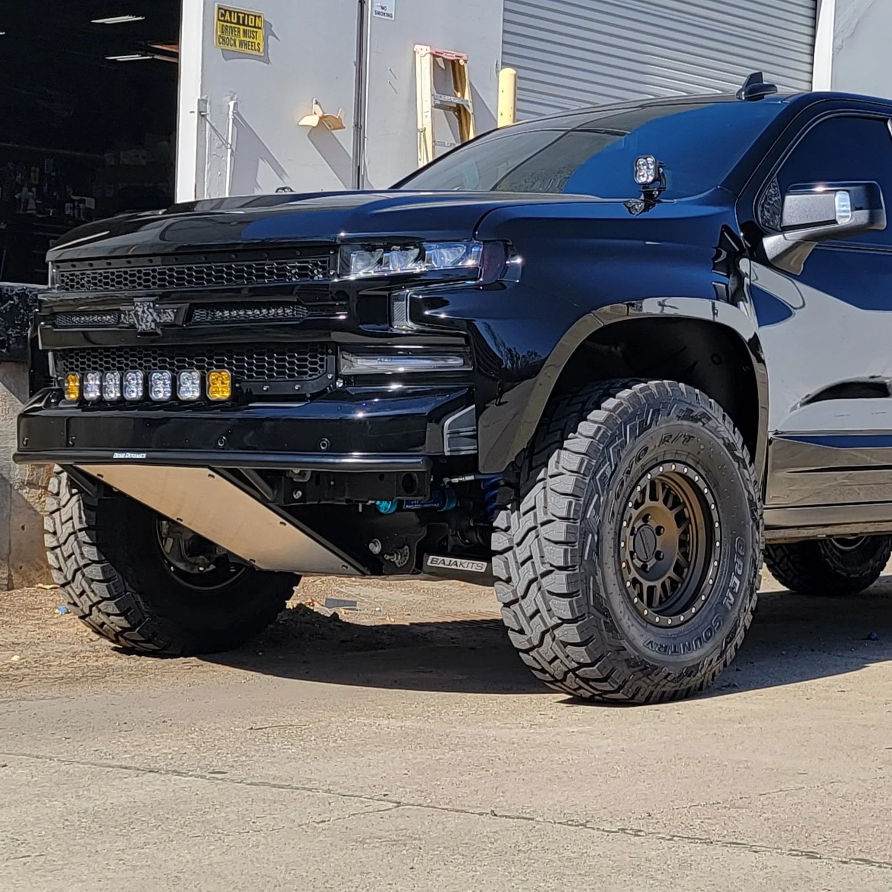 19-21 Chevrolet Silverado Fiberglass Fenders - Durable Replacement Fenders for Off-Road & Custom Truck Builds | Perfect for Truck Enthusiasts & Restoration Projects