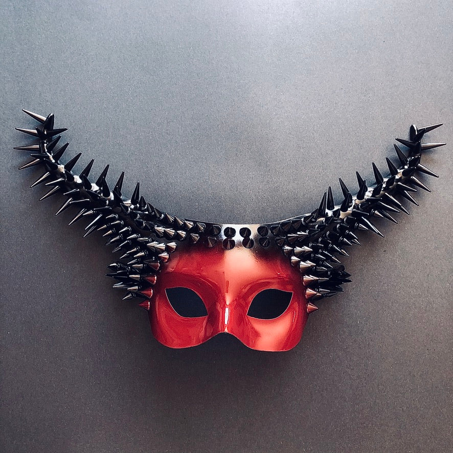 Spiked Horn Mask - Gothic Cosplay, Halloween Costume, LARP Accessory for Dark Fantasy & Horror Events