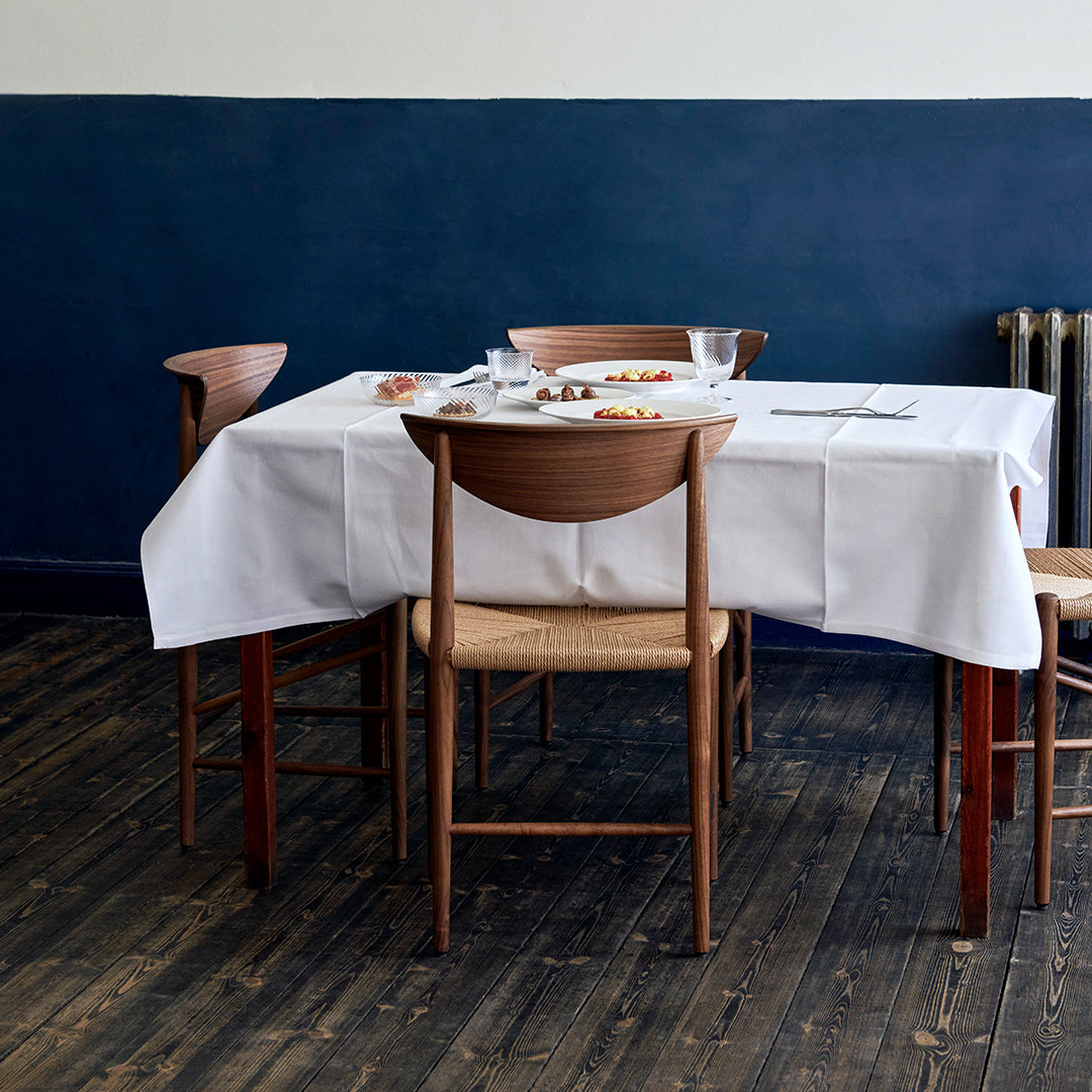 Modern HM3 Dining Chair - Elegant Wooden Seat for Kitchen, Dining Room & Office - Perfect for Home Decor & Entertaining Guests