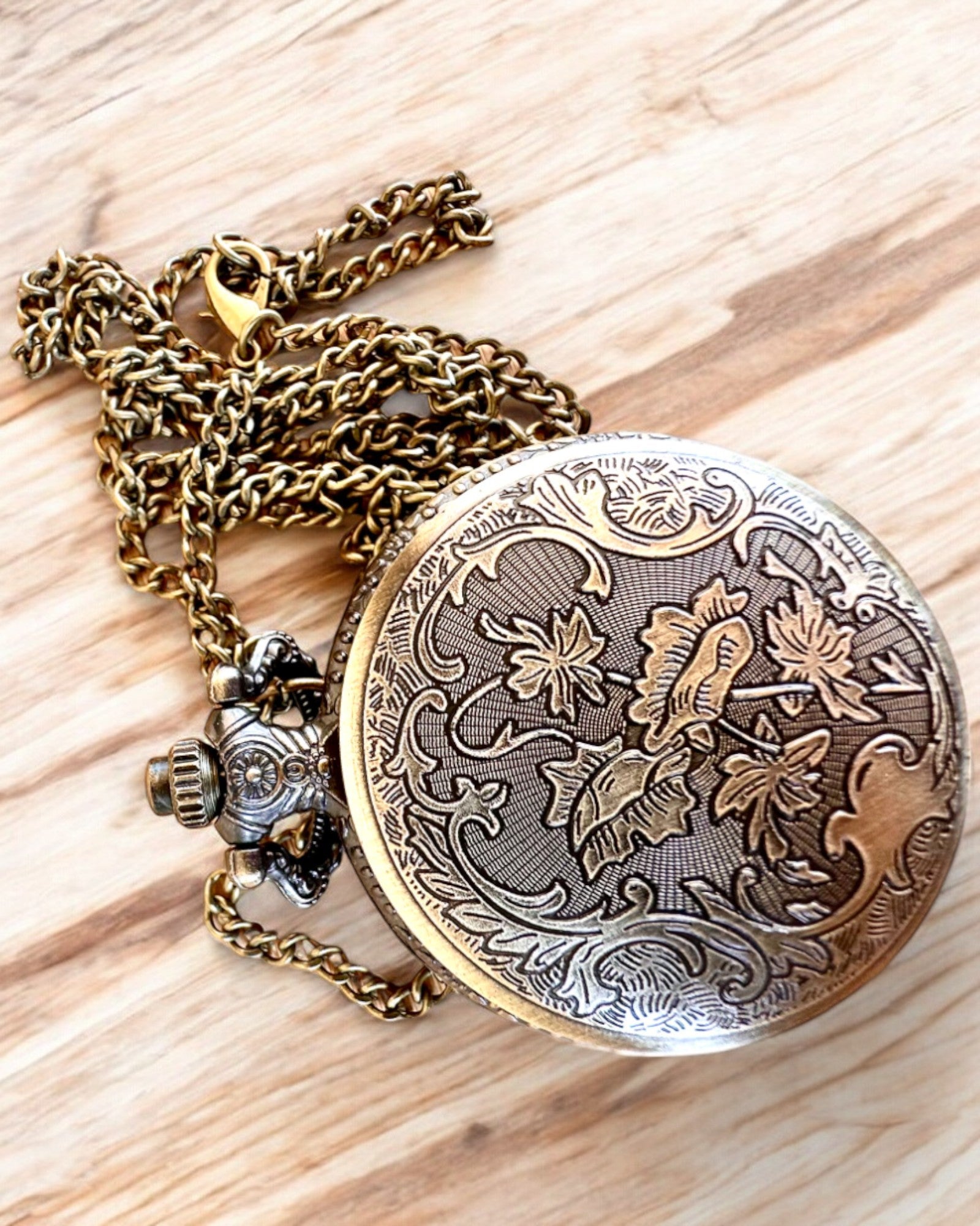 Vintage Engraved Pocket Watch - Personalized Gift for Men & Women - Perfect for Weddings, Anniversaries & Special Occasions