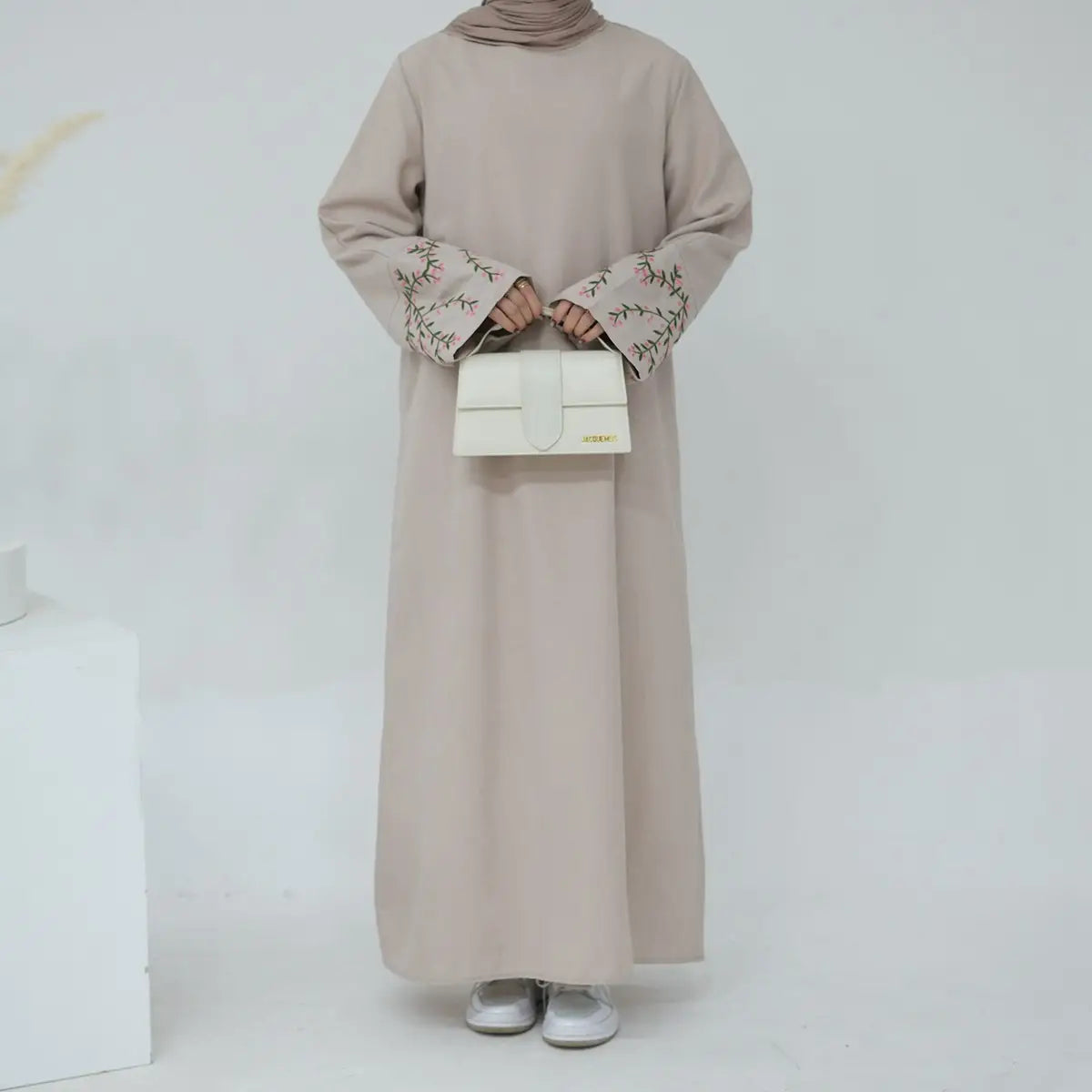 Elegant Floral Embroidery Abaya Dress for Women - Modest Islamic Fashion for Prayer, Eid & Special Occasions