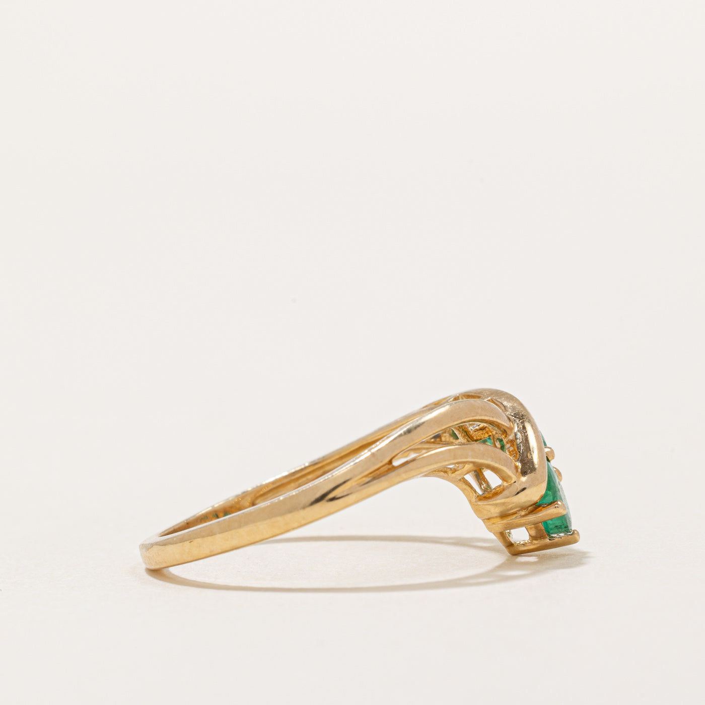 Emerald & Diamond Chevron Ring - 0.40ctw Emerald & 0.01ctw Diamond - Size 7 - Elegant Wedding Band, Anniversary Gift for Her, Perfect for Special Occasions & Everyday Luxury