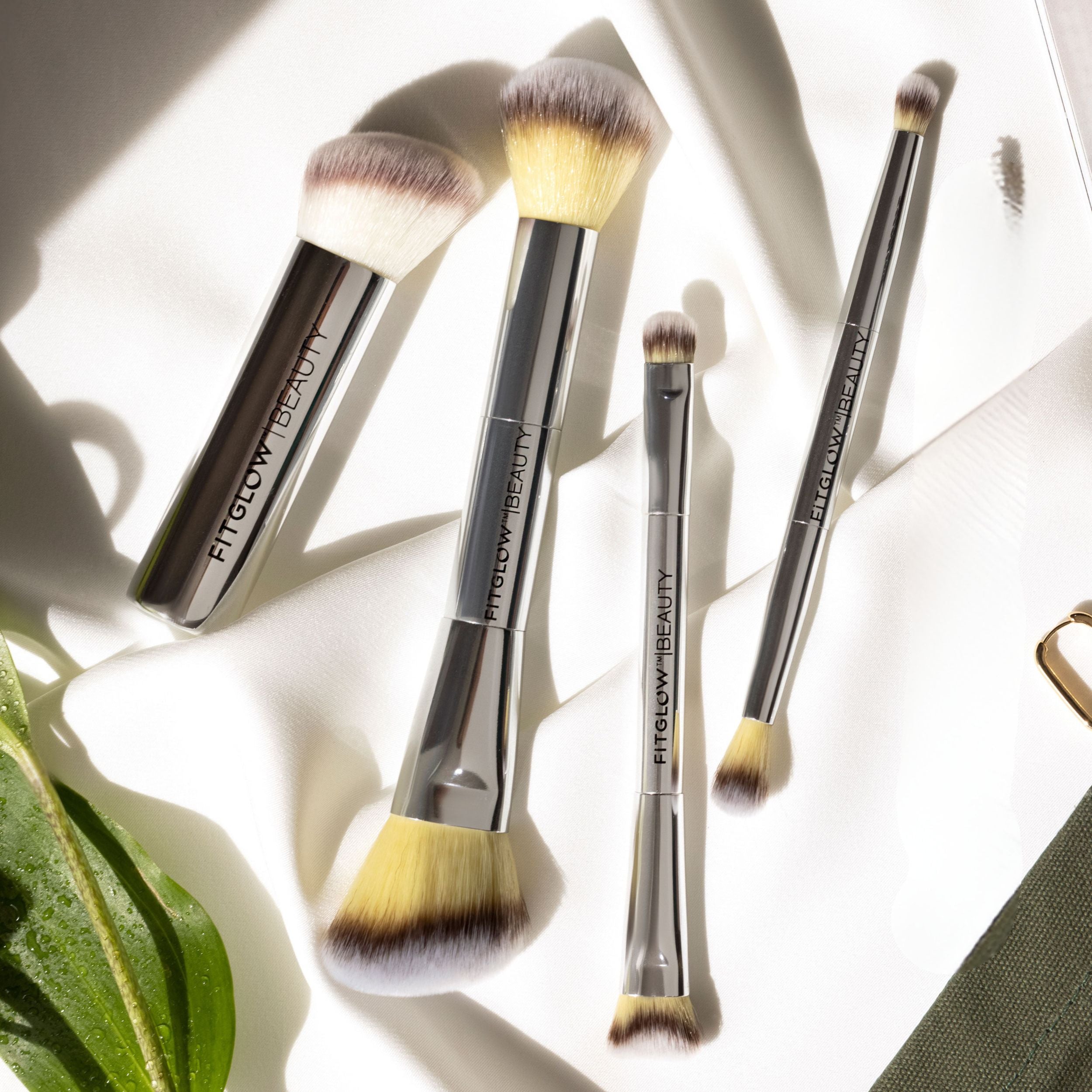Professional Master Brush Set for Makeup Artists - 12 Piece Synthetic Hair Cosmetic Brushes for Foundation, Blush, Eyeshadow & Contouring - Perfect for Salon, Home & Travel Use