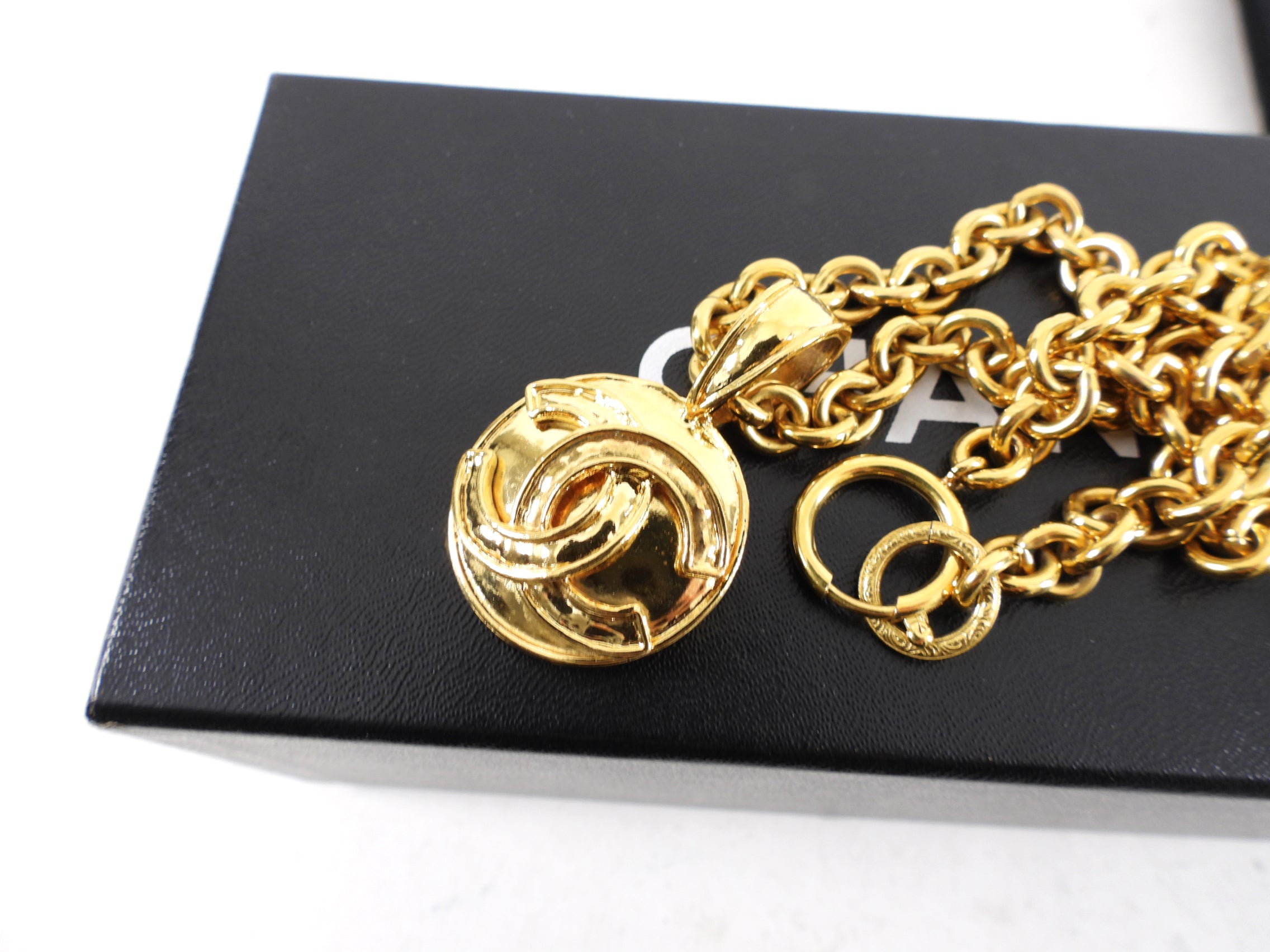 Vintage Chanel 1994 CC Logo Medallion Chain Necklace - Gold Tone Fashion Jewelry for Women, Perfect for Parties, Weddings & Special Occasions