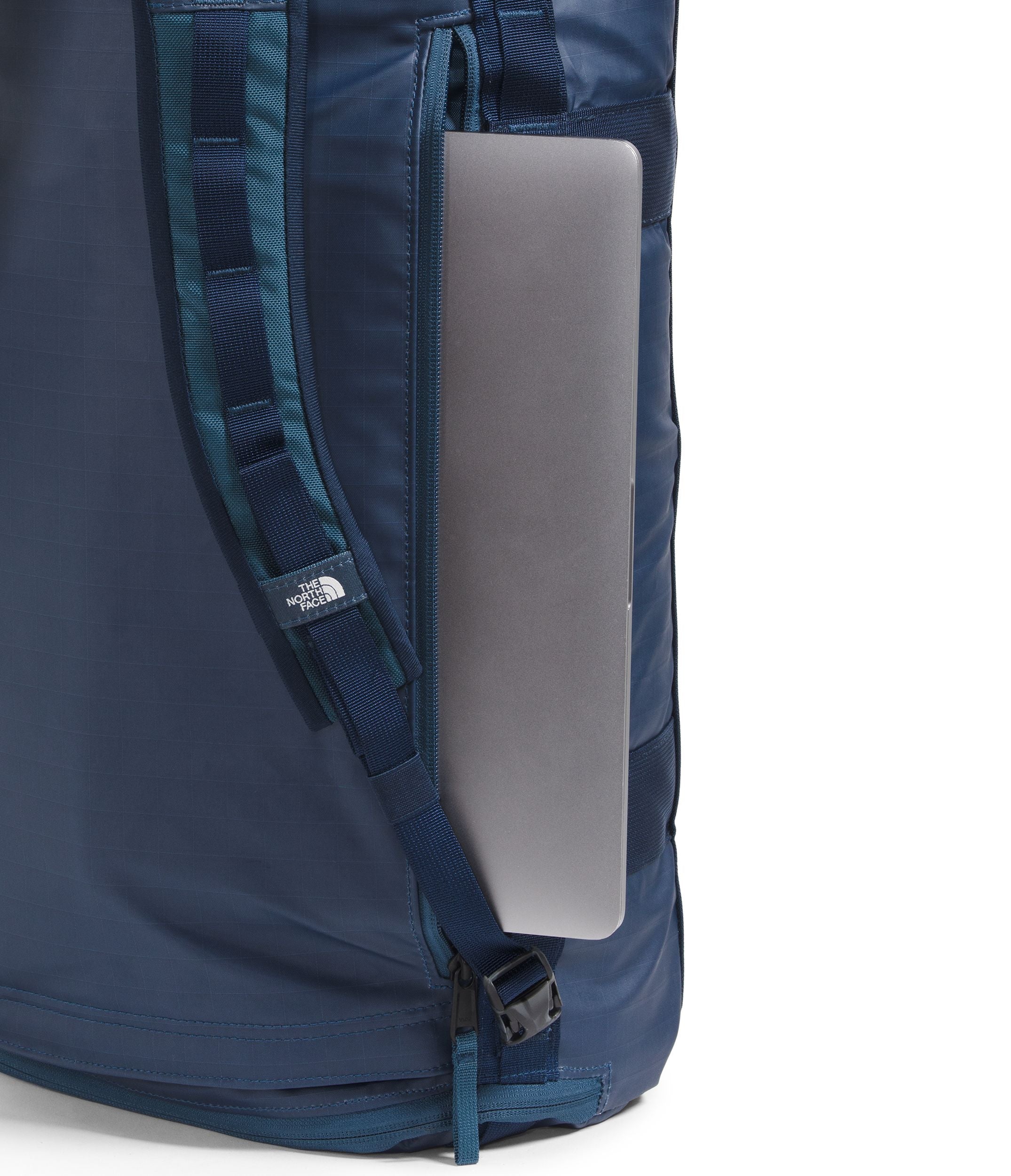 The North Face Base Camp Voyager Duffel 32L - Durable Travel Duffel Bag for Hiking, Camping & Gym - Water-Resistant & Lightweight Carry-On Luggage