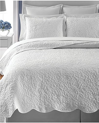 Martha Stewart Collection Whisper Leaves White King Size Quilt Set - Soft & Breathable Bedding for All Seasons - Perfect for Master Bedrooms, Guest Rooms & Luxury Hotels