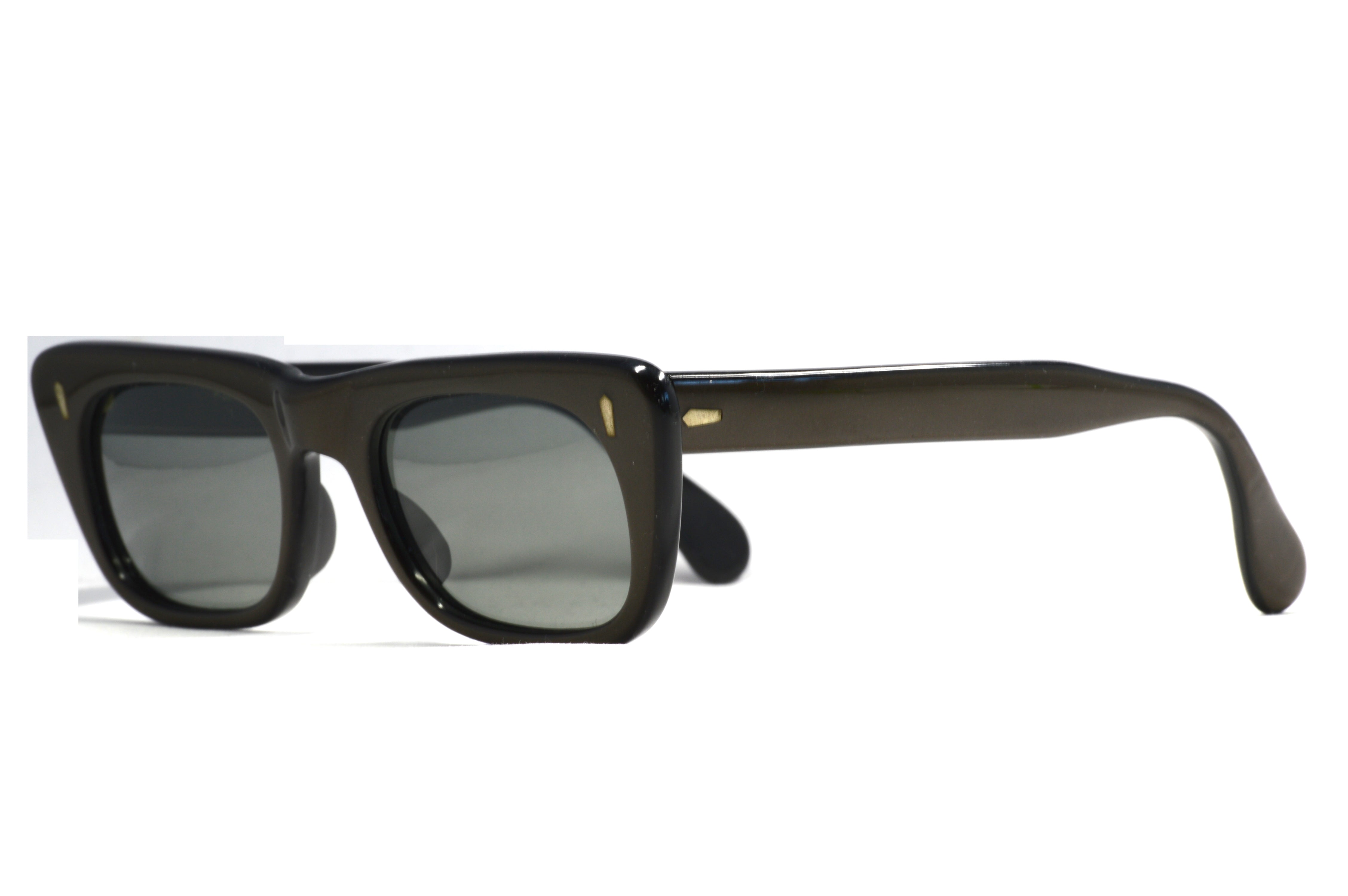 Polaroid 616 Polarized Sunglasses for Men & Women - UV Protection, Classic Retro Style - Perfect for Driving, Beach, and Outdoor Activities