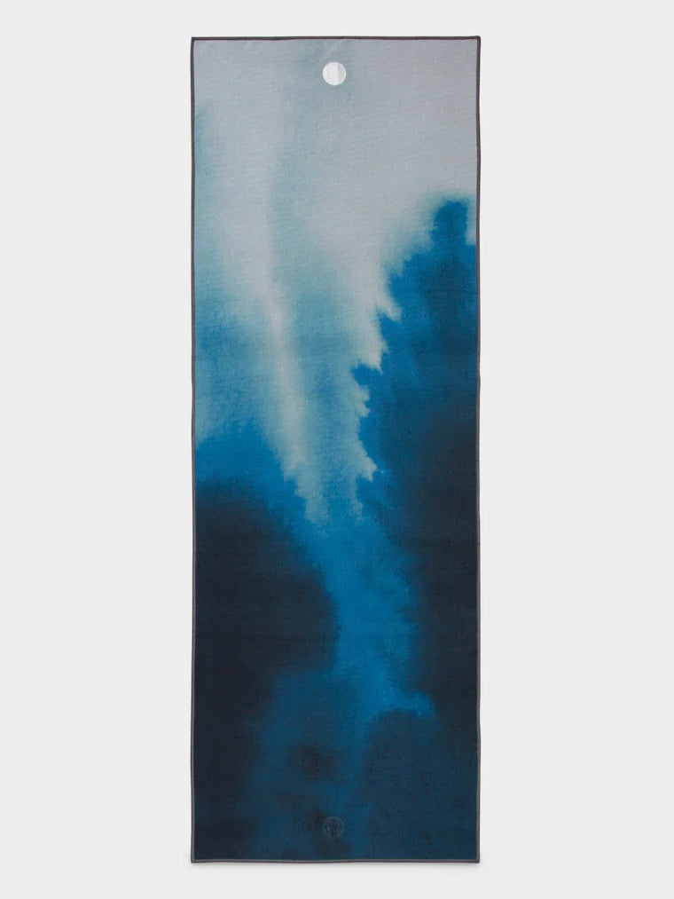 Manduka Yogitoes Yoga Mat Towel Aurora 2.0 - Non-Slip, Absorbent Yoga Towel for Hot Yoga, Pilates & Home Workouts - Perfect for Studios & Travel