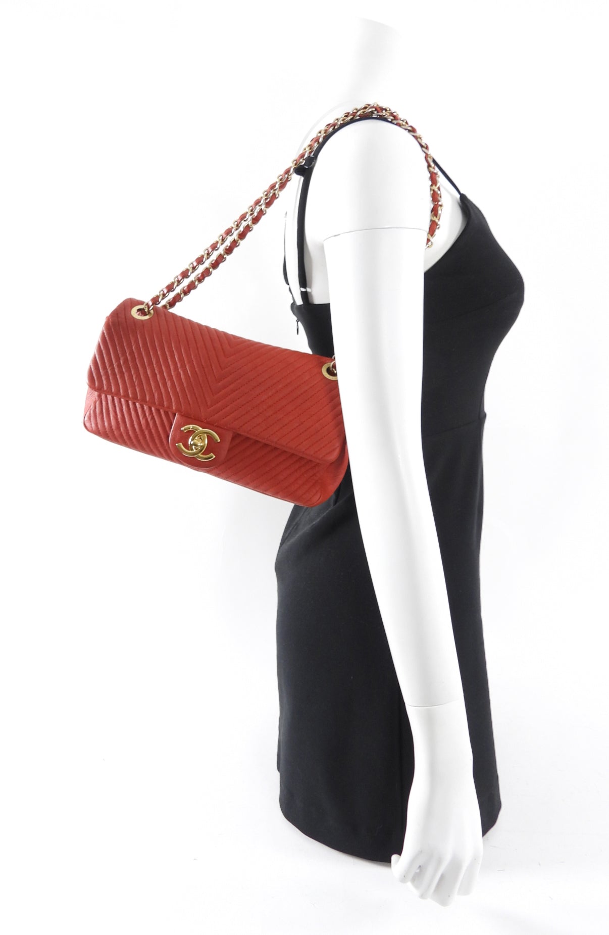Chanel Chevron Quilted Small Flap Bag in Red - Luxury Crossbody Purse for Women, Perfect for Date Night & Special Occasions