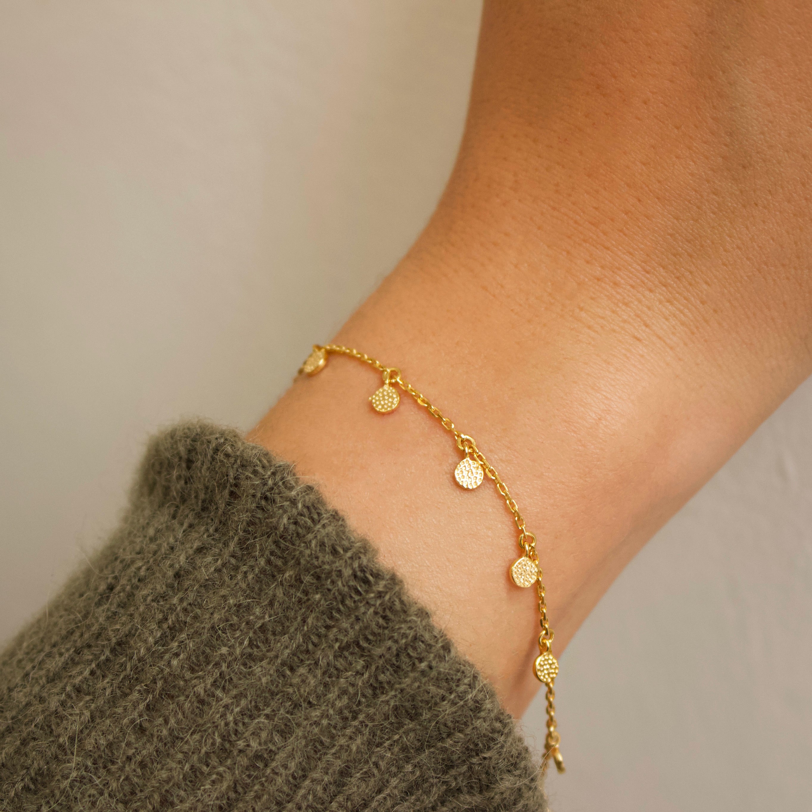 Mini Hanging Coin Bracelet for Women - Elegant Boho Charm Bracelet with Adjustable Chain - Perfect for Layering, Gifts & Everyday Wear