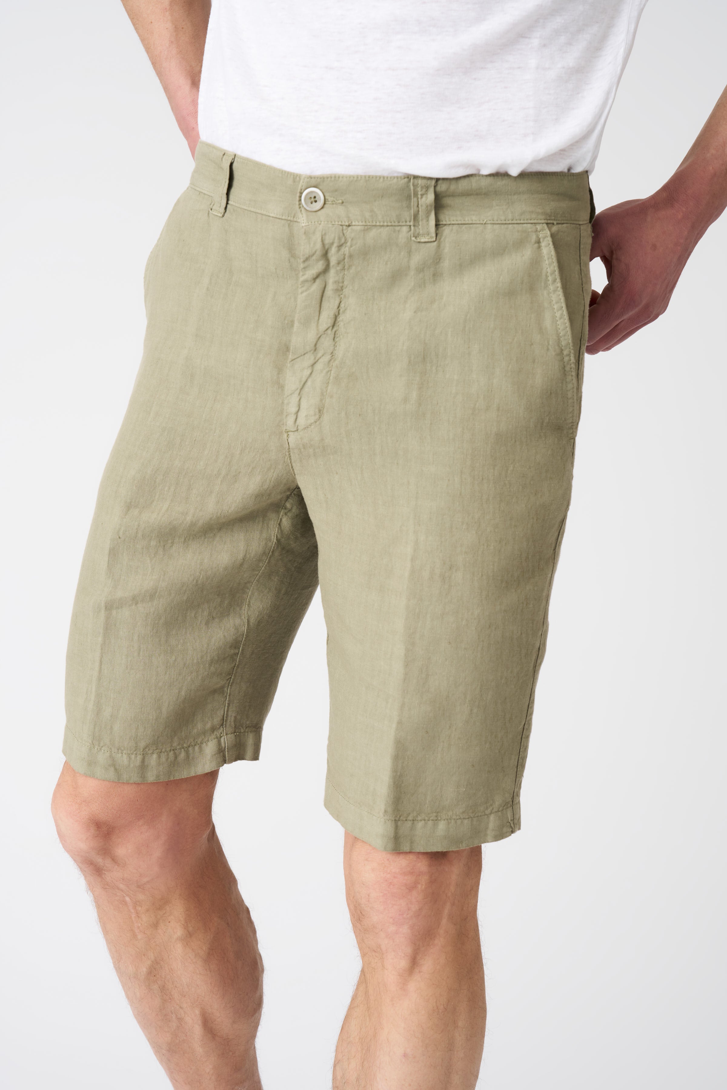 Men's Slim Fit Chino Shorts with Pleats - Casual Summer Shorts for Outdoor Activities & Travel