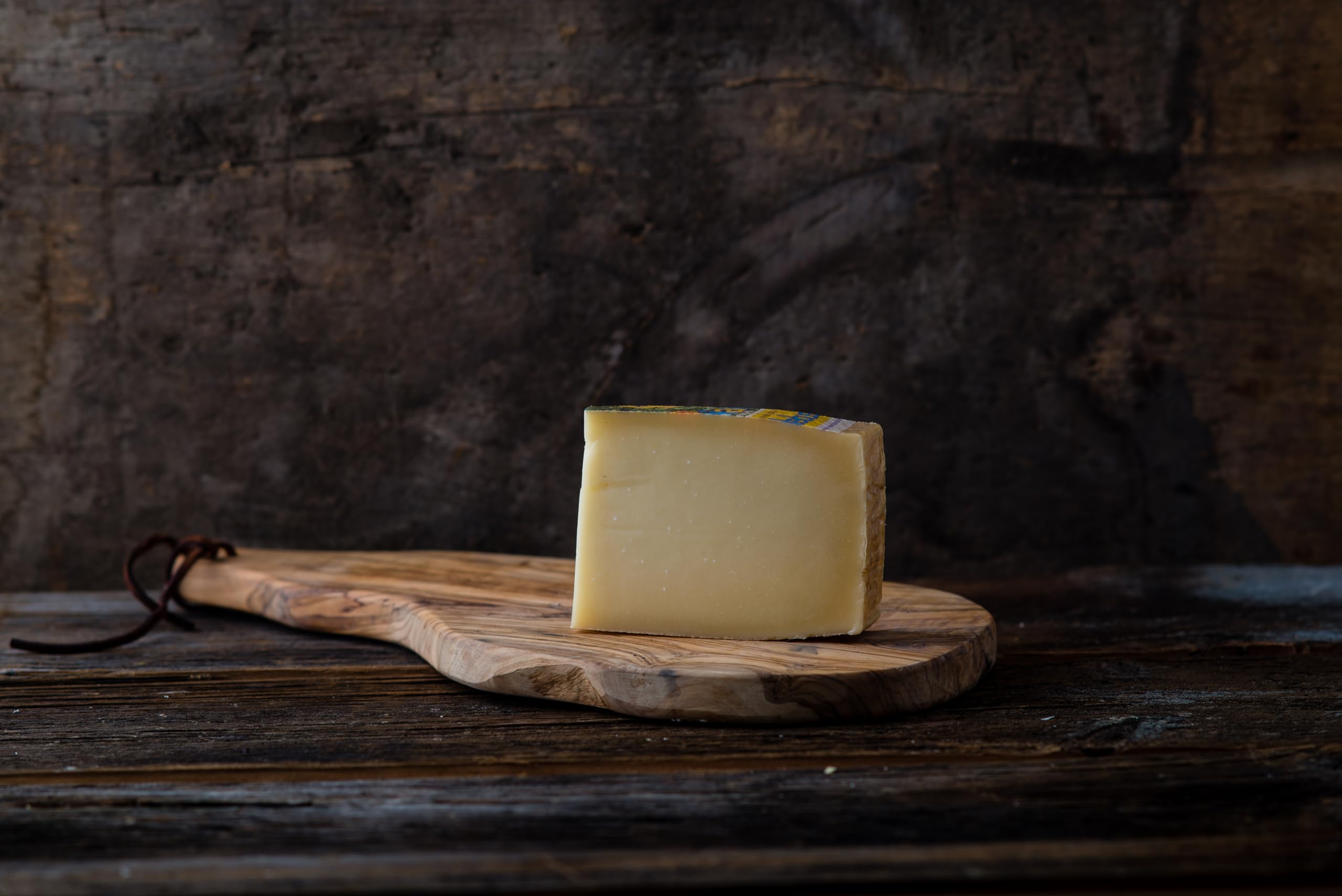 Di Bruno Bros Premium Cheese & Charcuterie Gift Box - Gourmet Meat & Cheese Pairing Set for Christmas, Holidays, Housewarming & Sympathy Gifts | Perfect for Dinner Parties, Wine Tastings & Corporate Gifting