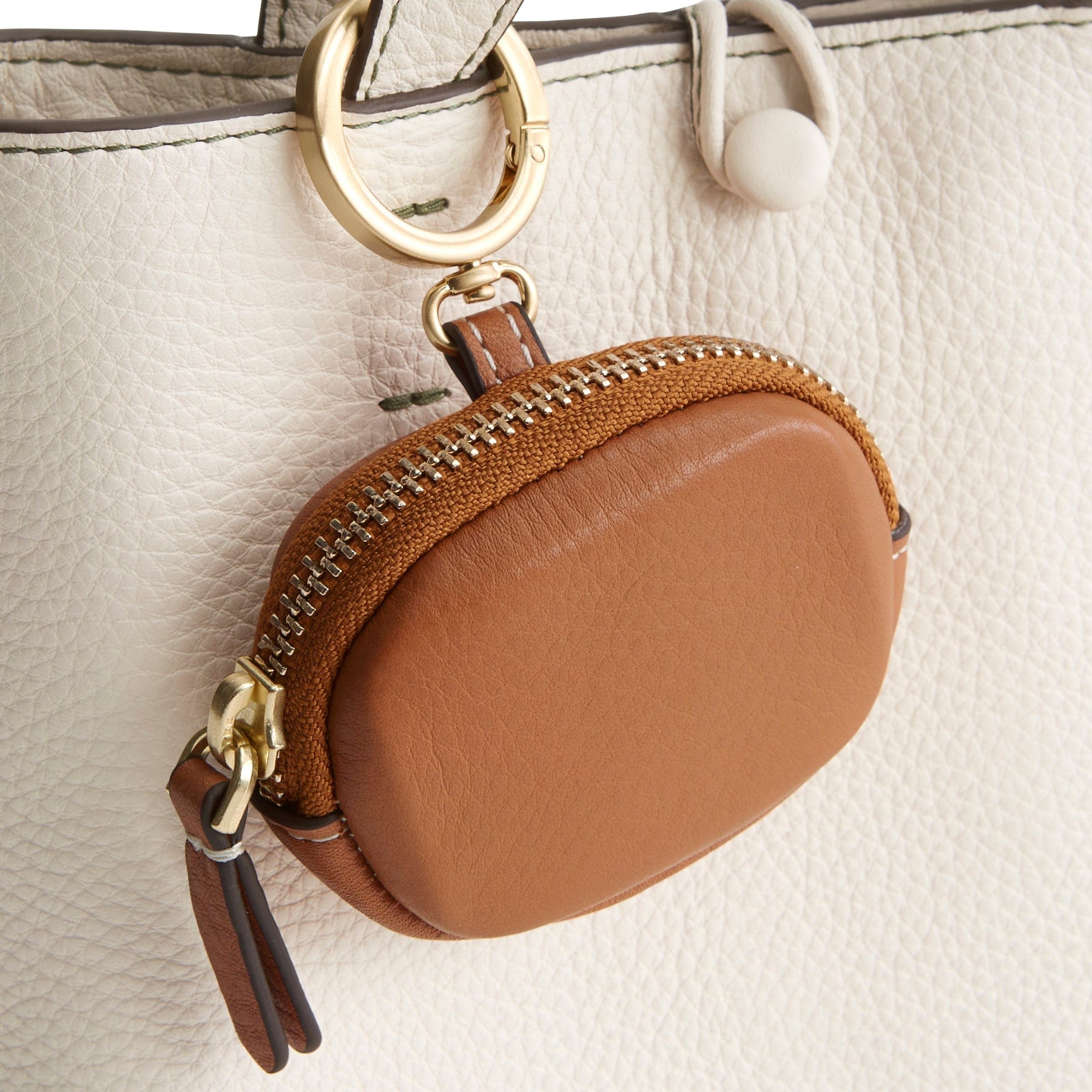 Cute AirPods Bag Charm - Stylish Keychain Accessory for AirPods Pro/3/2/1 - Perfect for Backpacks, Purses & Gift Giving