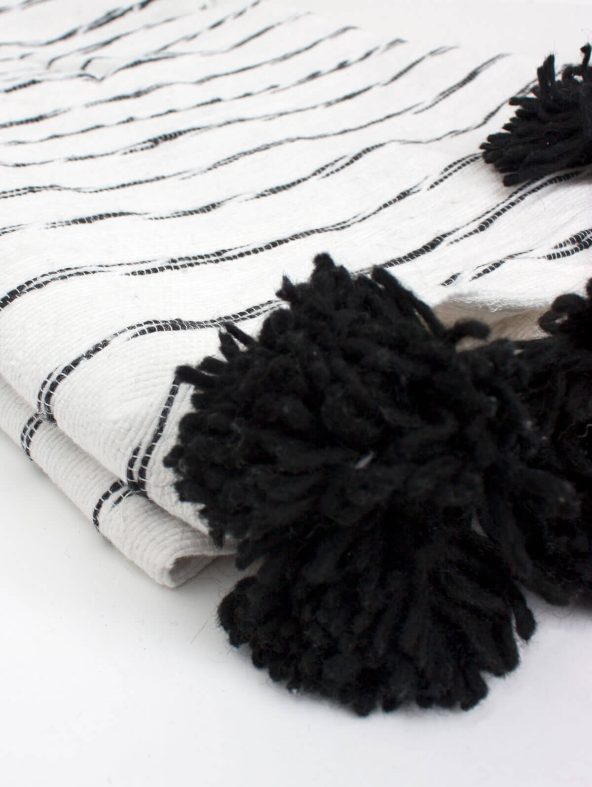 Premium White Cotton Scribble Stripe Blanket - Soft & Cozy Throw for Bed, Couch & Nursery - Perfect for Home Decor, Baby Shower Gifts & Winter Warmth