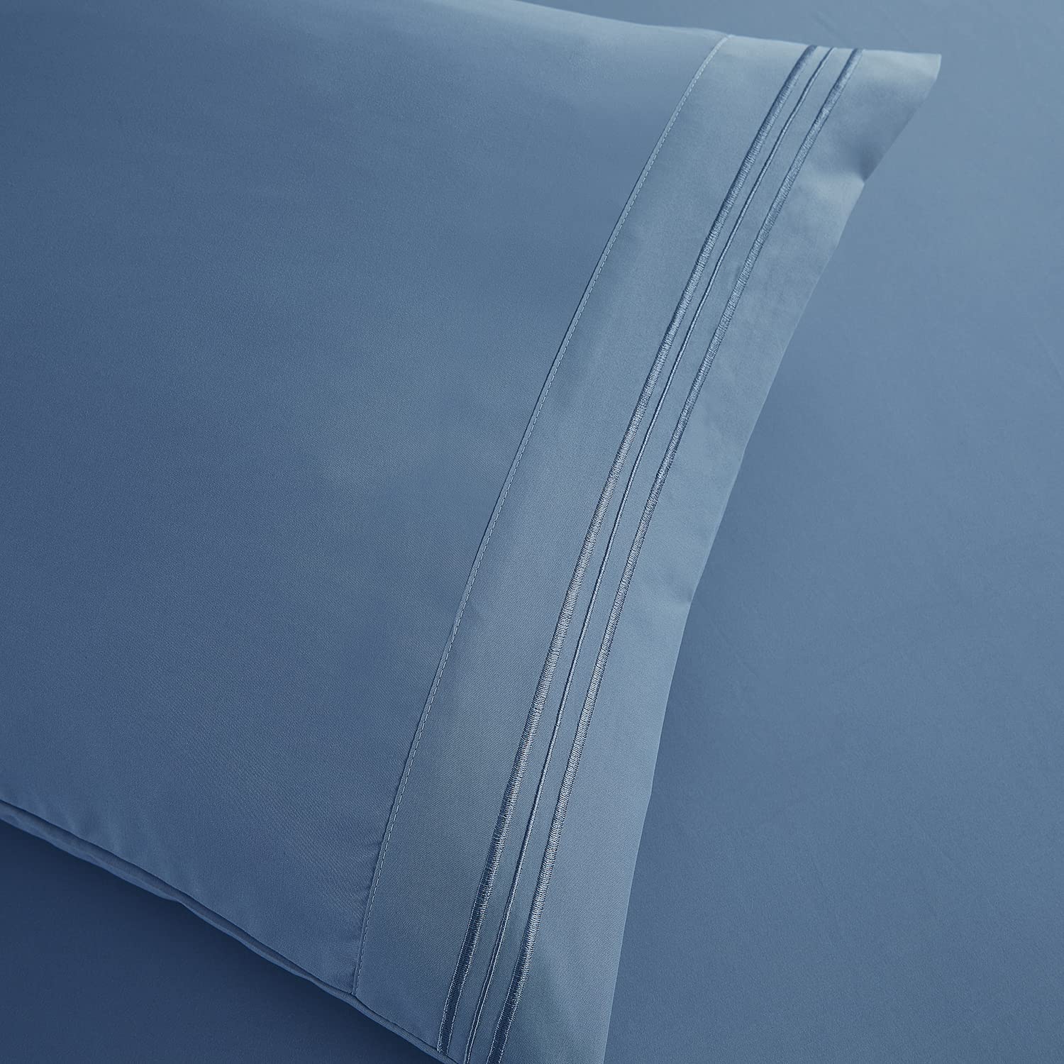 Clara Clark Standard & Queen Size Pillow Cases Set of 2 - Ultra Soft Microfiber Pillow Covers with Envelope Closure - Lightweight & Breathable Bedding Accessories - Blue Heaven - Perfect for Home, Hotel, and Guest Room Decor