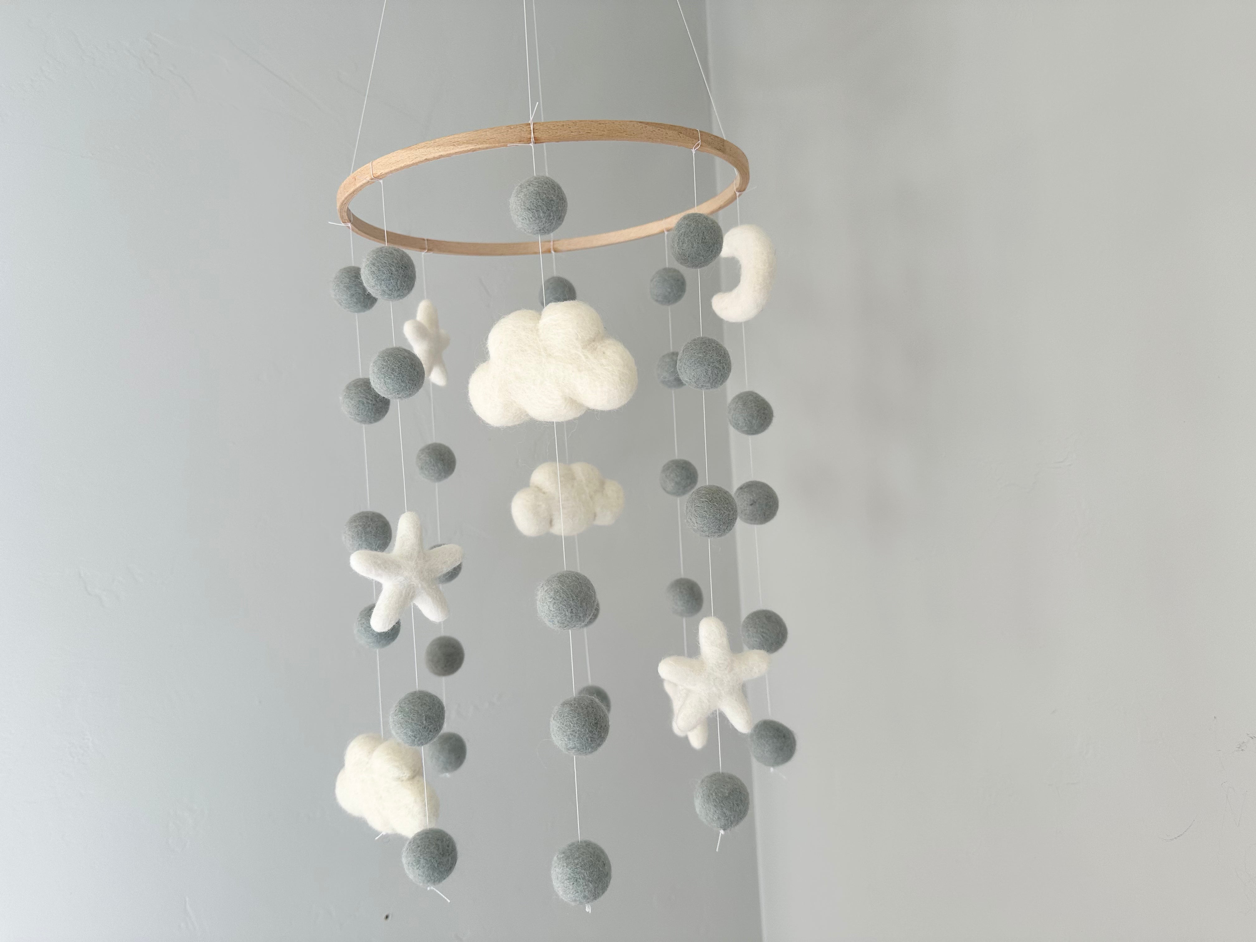 Cloudy White Sky Ceiling Mobile - Dreamy Nursery Decor for Baby Room & Kids Bedroom - Perfect for Newborn Gifts & Relaxing Sleep Environment