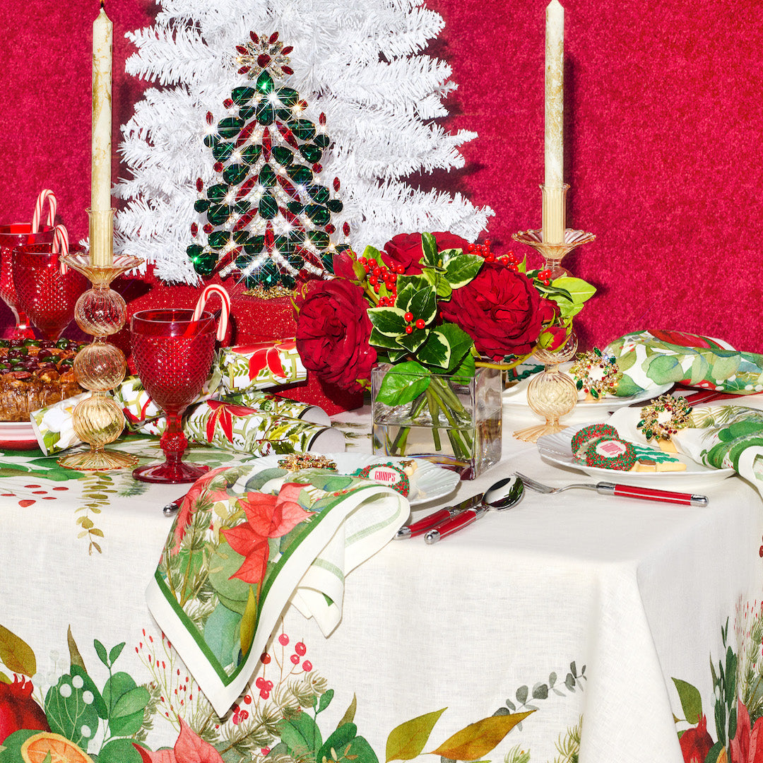 Elegant Holiday Floral Tablecloth - Waterproof & Wrinkle-Free for Christmas, Thanksgiving & Dinner Parties - Perfect for Festive Decor & Family Gatherings