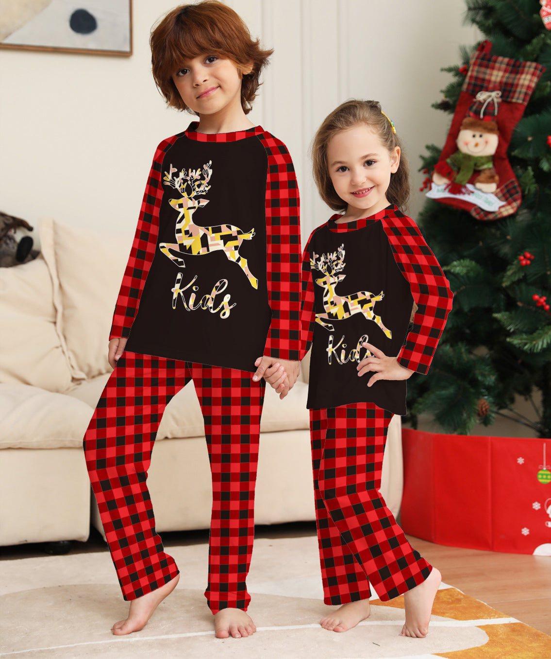 Deer Printed Halloween Pajamas Set for Women - Cozy Fleece Sleepwear with Cute Deer Design - Perfect for Halloween Parties, Sleepovers, and Festive Home Comfort