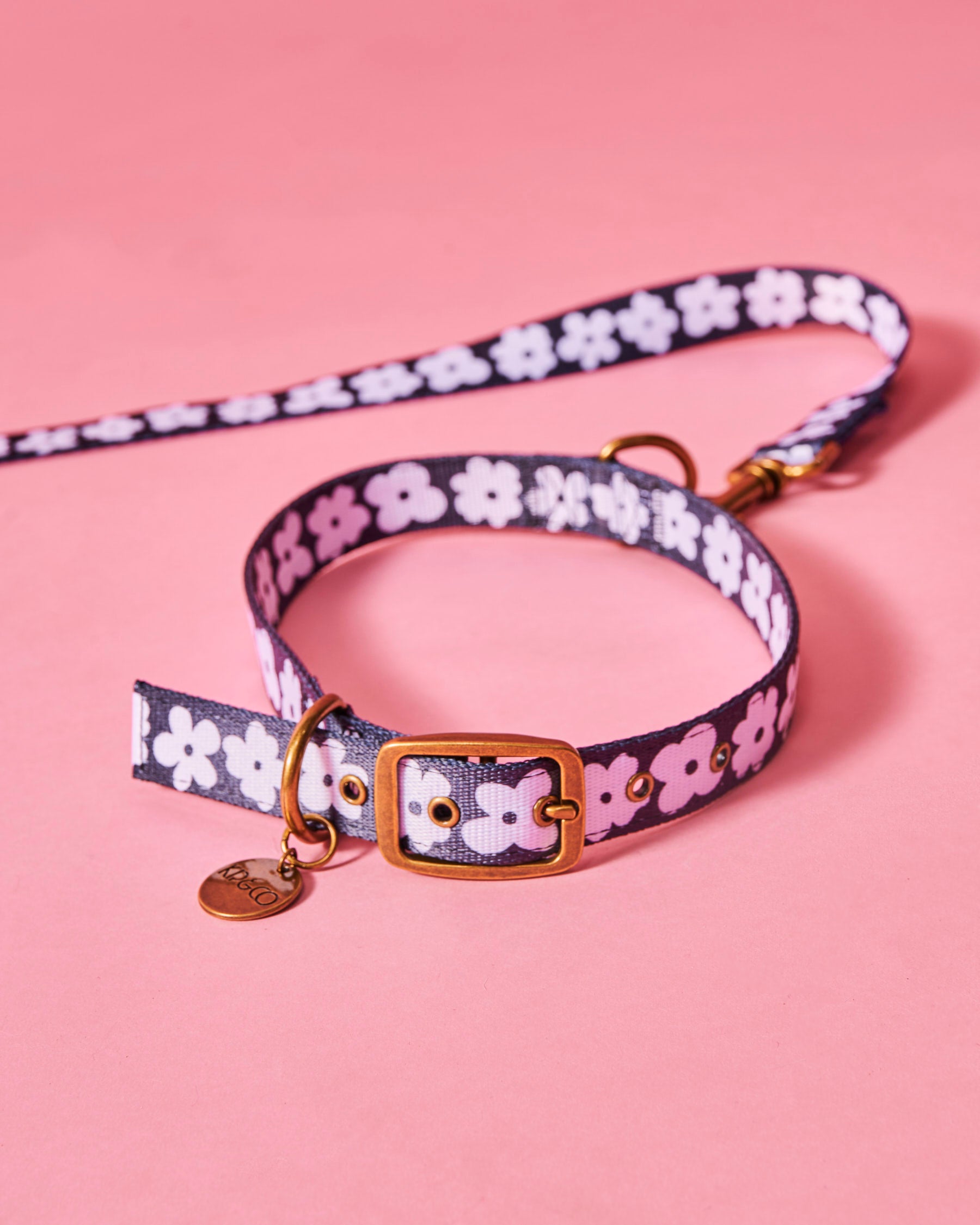 Premium Flower Face Dog Leash - Adjustable & Durable Pet Lead for Small to Medium Dogs - Perfect for Walks, Training & Outdoor Adventures