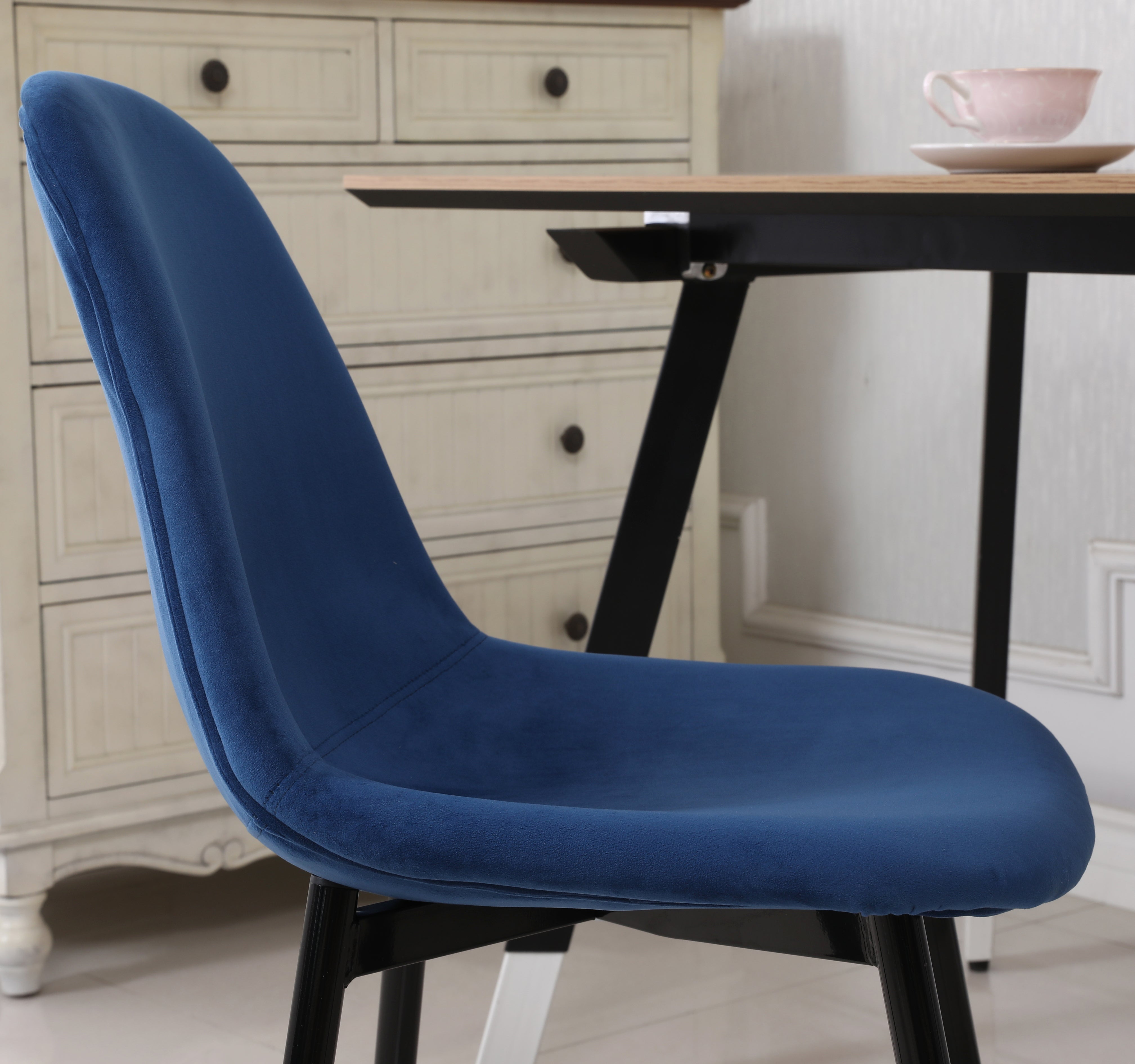 Roundhill Furniture Lassan Contemporary Fabric Dining Chairs, Set of 4 - Modern Upholstered Side Chairs for Kitchen, Dining Room & Office - Comfortable & Stylish Seating Solution