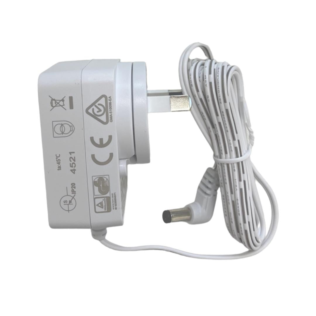 Universal Power Adapter ADP ARM910 - Fast Charging USB-C & USB-A Ports for Laptops, Phones & Tablets - Perfect for Travel, Office & Home Use
