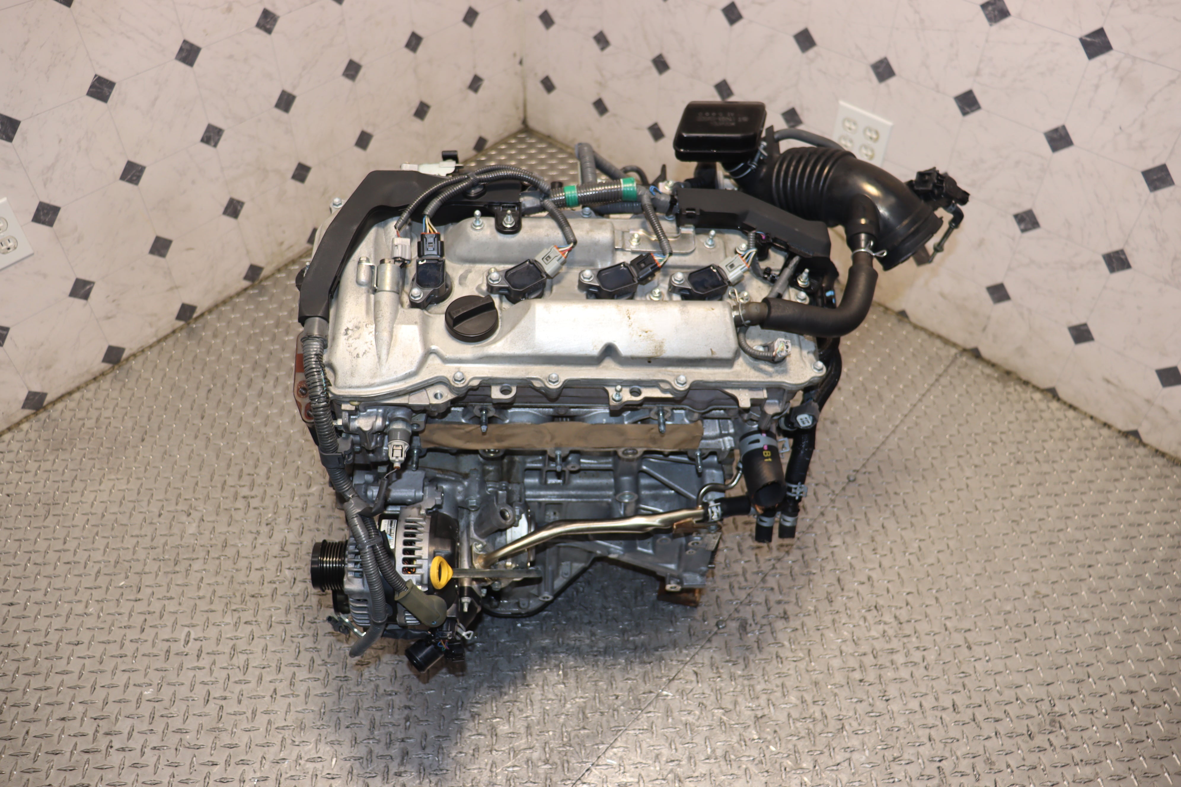 JDM 2AR-FE 2.5L 4Cyl DOHC Engine for 2013-2018 Toyota RAV4 - High Performance Replacement Engine for Smooth Driving & Off-Road Adventures