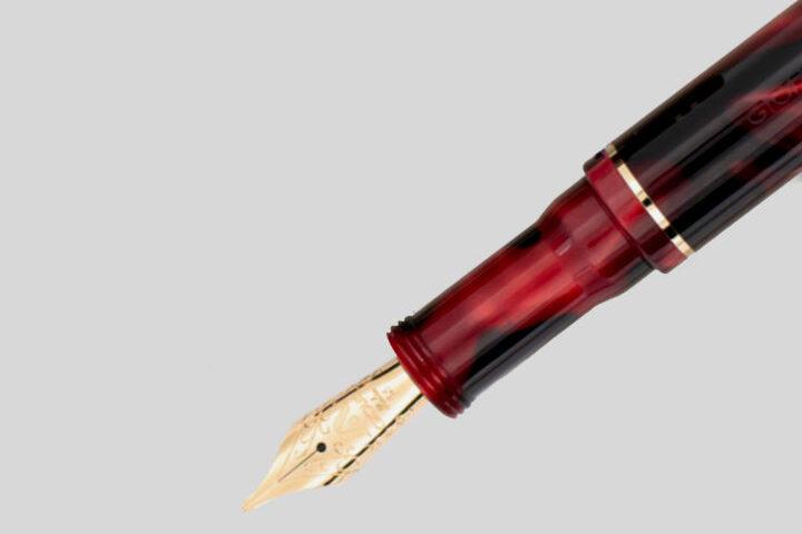 Gioia Alleria Amaranto Fountain Pen with Gold Trim - Luxury Writing Instrument for Professionals, Gifts & Calligraphy