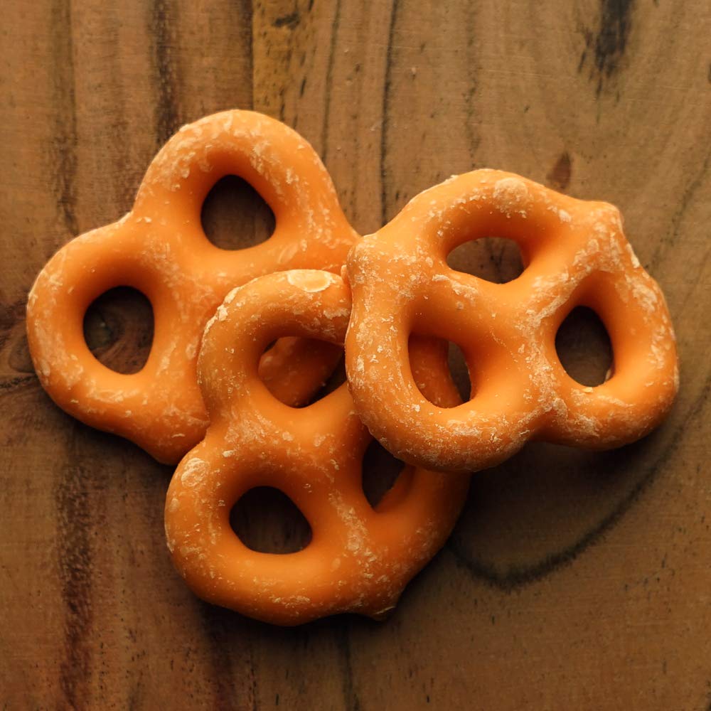 Gourmet Pumpkin Chocolate Covered Pretzels – Handmade Fresh Seasonal Treat with Pumpkin & Cinnamon – Fall Candy Snack – Perfect Gift for Chocolate Lovers – 14oz Bag – Ideal for Halloween, Thanksgiving & Holiday Parties