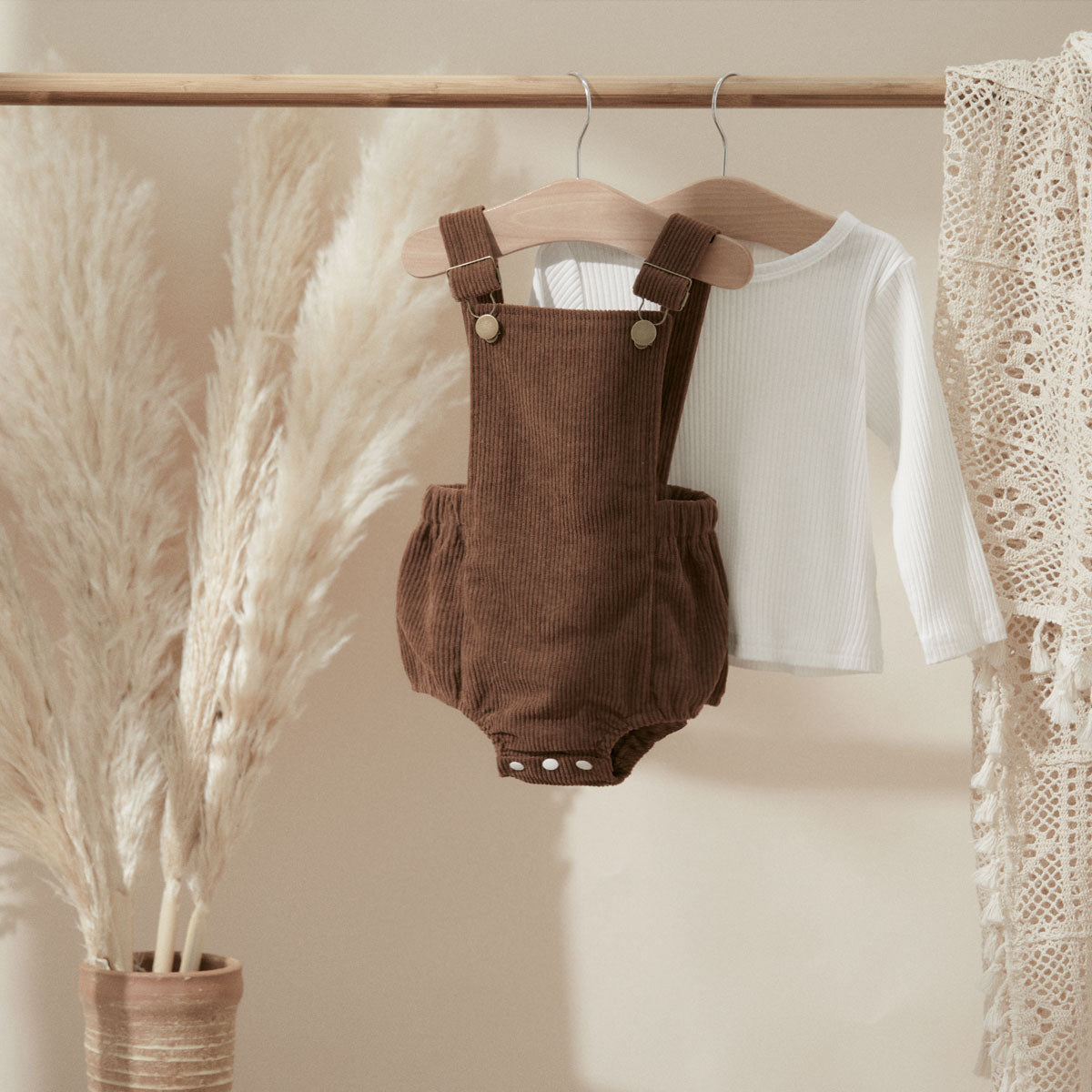 Stylish Baby Overalls for Boys & Girls - Soft Cotton Romper Jumpsuit with Snap Buttons - Perfect for Playtime, Photoshoots & Everyday Wear