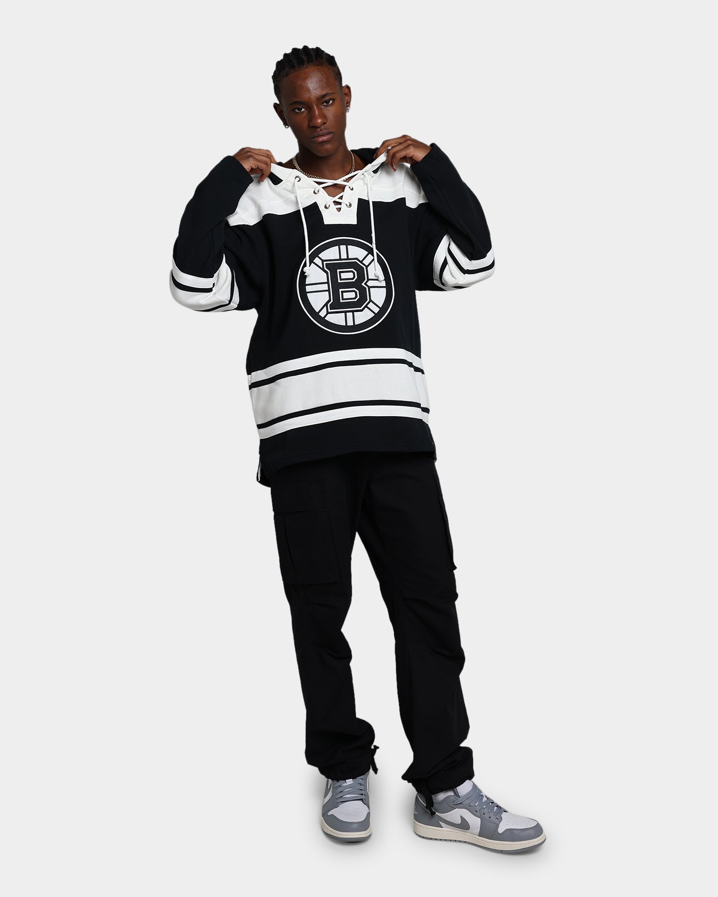 47 Brand Boston Bruins Superior Lacer Hoodie - Jet Black NHL Fan Apparel for Men & Women - Perfect for Game Day, Tailgating & Casual Wear