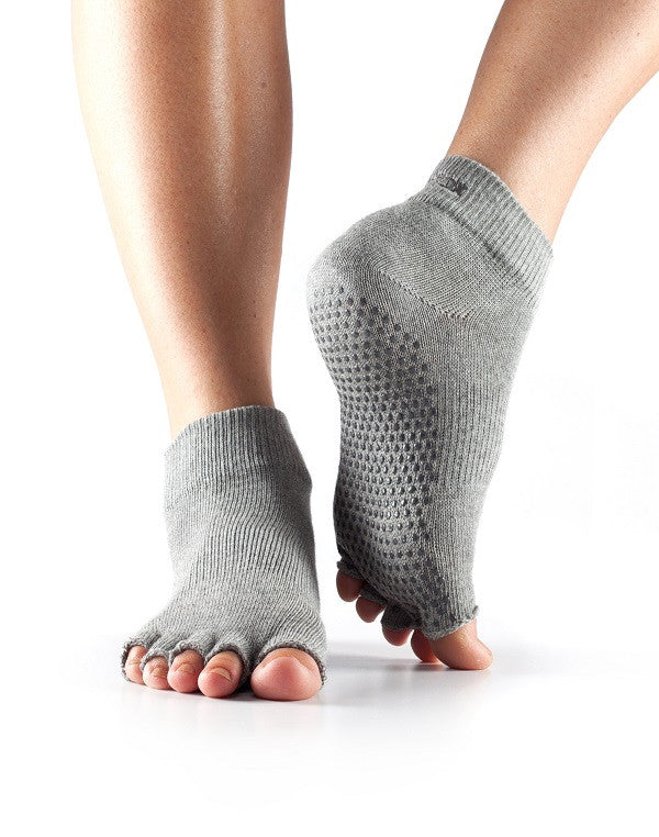 ToeSox Ankle Grip Socks - Non-Slip Yoga Socks for Women & Men - Ideal for Pilates, Barre, Dance, and Workouts - Enhanced Traction & Comfort