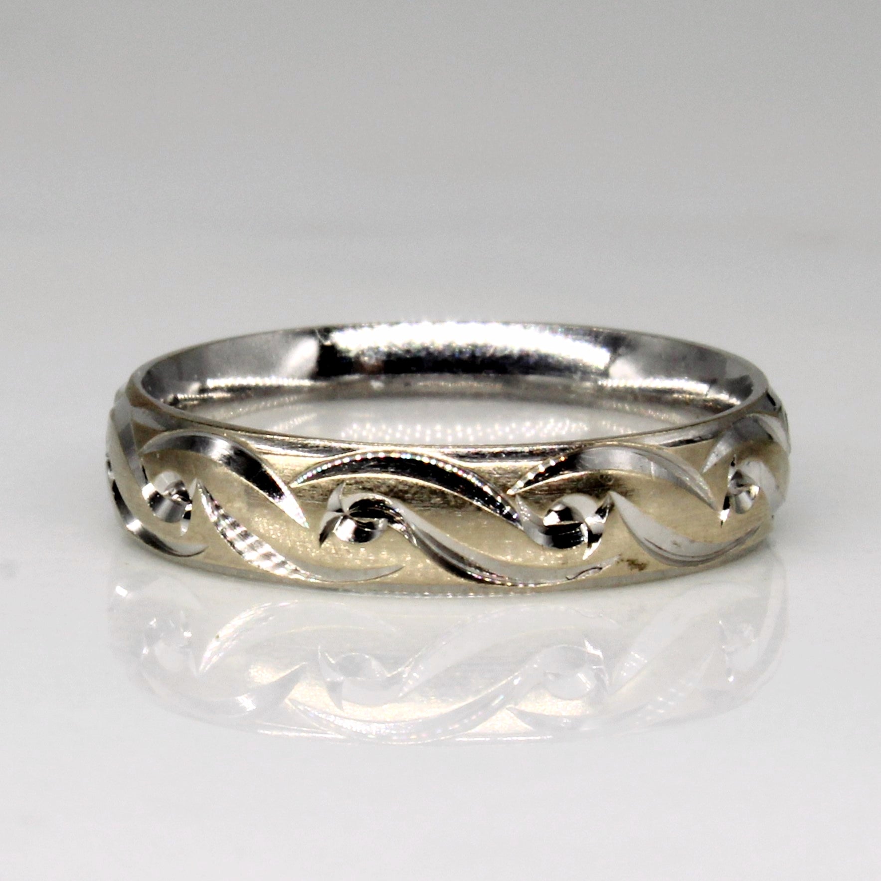 10K White Gold Ring for Women - Size 4 - Elegant Wedding Band, Engagement Ring, Anniversary Gift for Her - Perfect for Everyday Wear & Special Occasions
