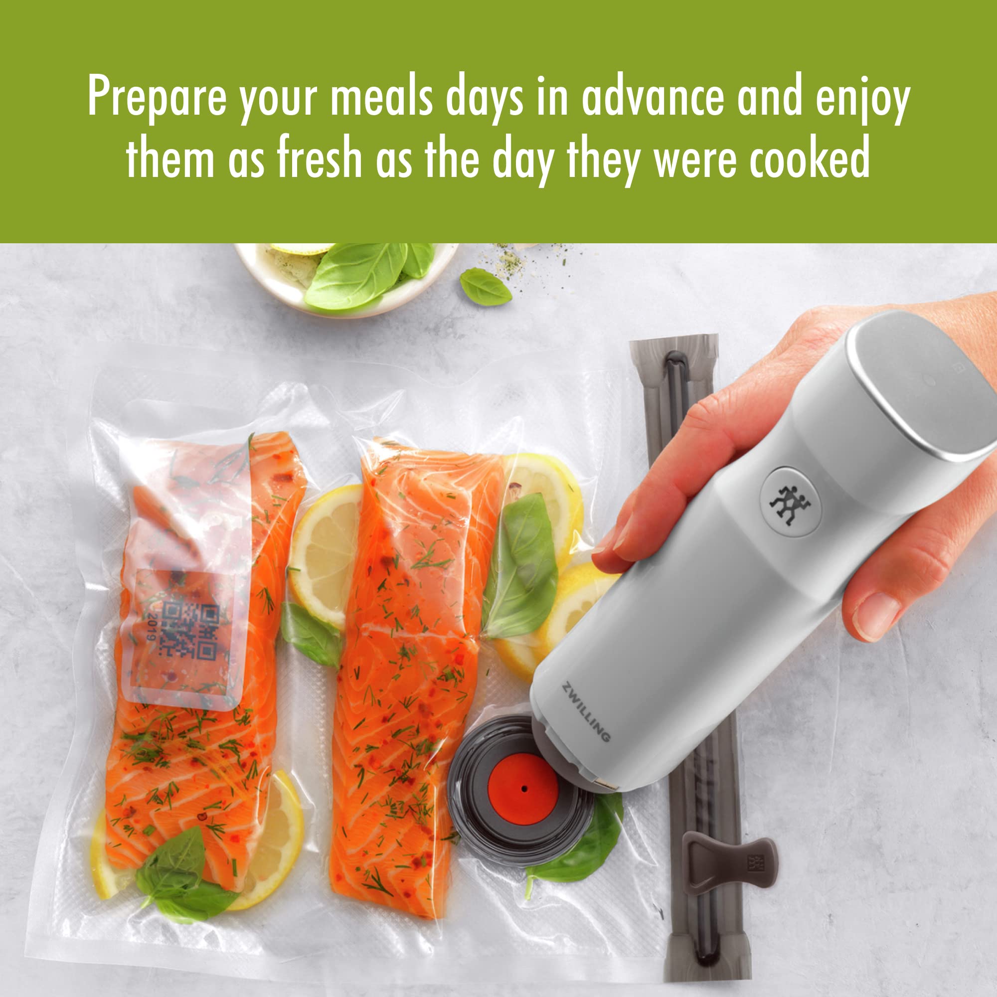 ZWILLING Fresh & Save 4-Piece Vacuum Sealer Starter Set with Reusable Sous Vide Bags | Airtight Food Storage for Meal Prep, Leftovers & Sous Vide Cooking | Perfect for Home Kitchens & Food Preservation