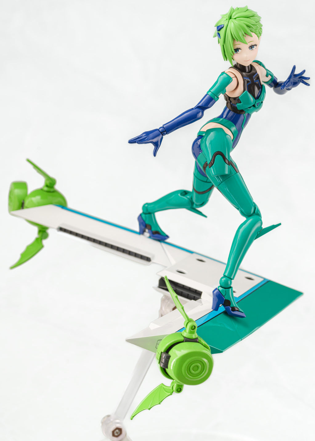 Aoshima Macross Delta VFG Variable Fighter Girls VF-31A Kairos Reina Prowler 1/72 Scale Model Kit - Anime Collectible for Display & Gundam Fans