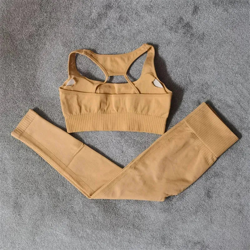 Seamless Women's Yoga Set - High Waist Workout Leggings & Sports Bra - Gym Outfits for Yoga, Pilates & Fitness Training | Breathable Activewear for Women