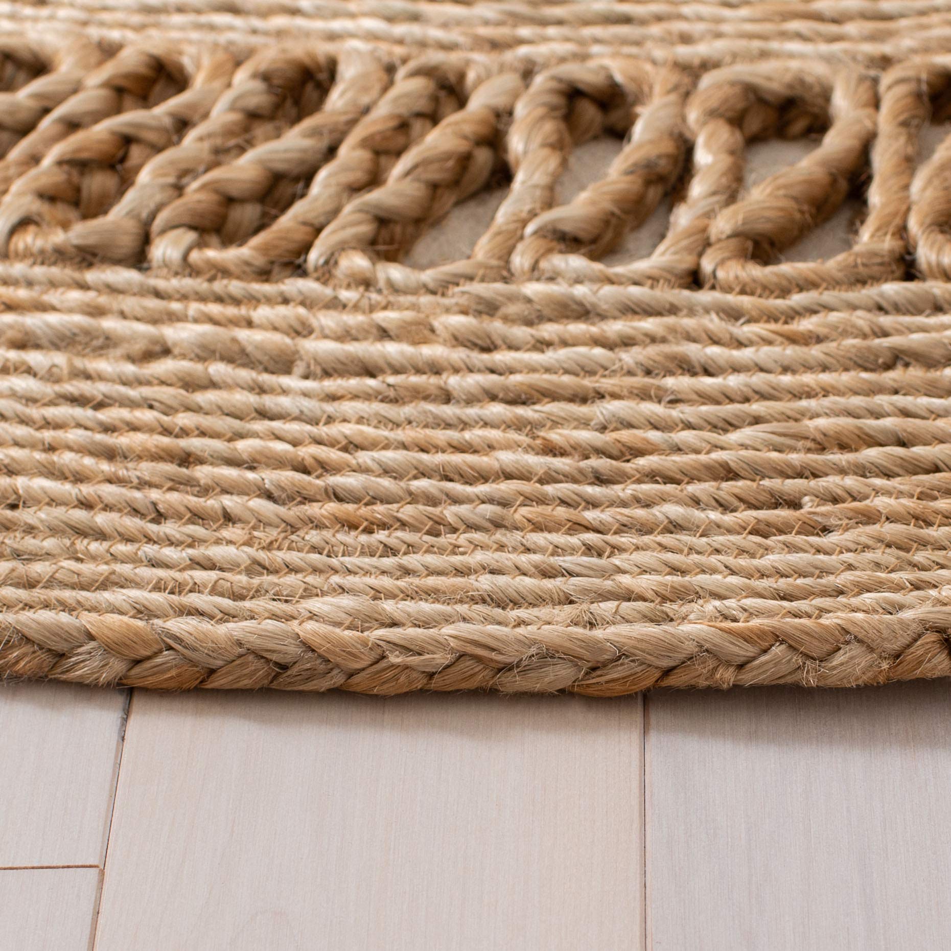SAFAVIEH Natural Fiber Collection Handmade Jute Area Rug - 9' Round, Boho Country Charm, Eco-Friendly & Durable for High Traffic Areas - Perfect for Living Room, Bedroom, Dining Room & Home Decor (NFB254A)