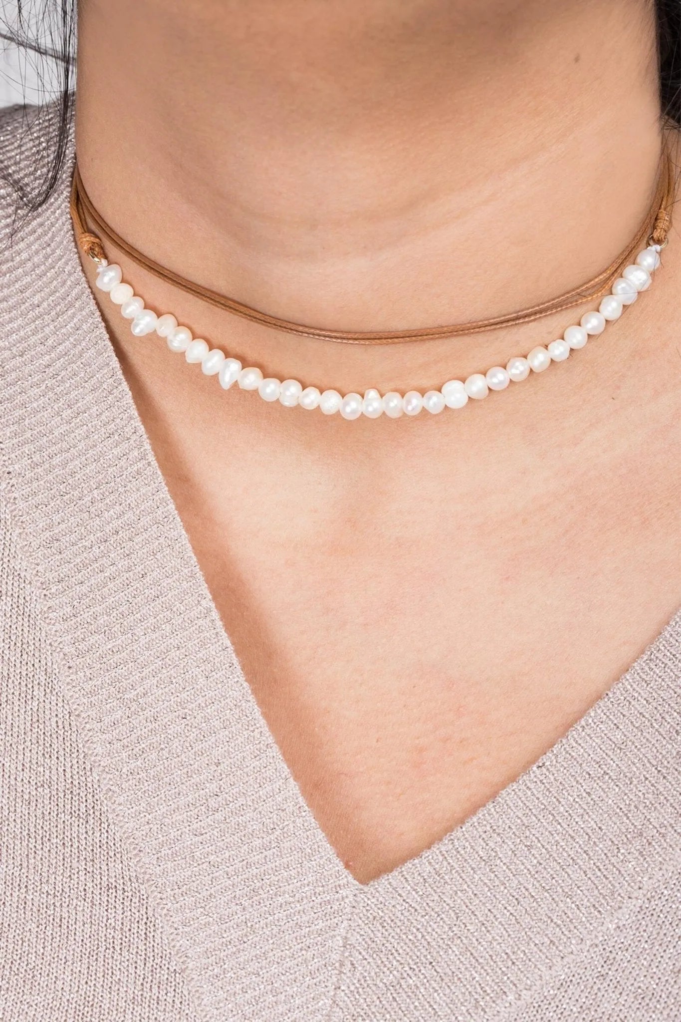 Elegant Pearl Wrap Choker Necklace for Women - Vintage Style Adjustable Pearl Strand Necklace - Perfect for Weddings, Parties & Date Nights